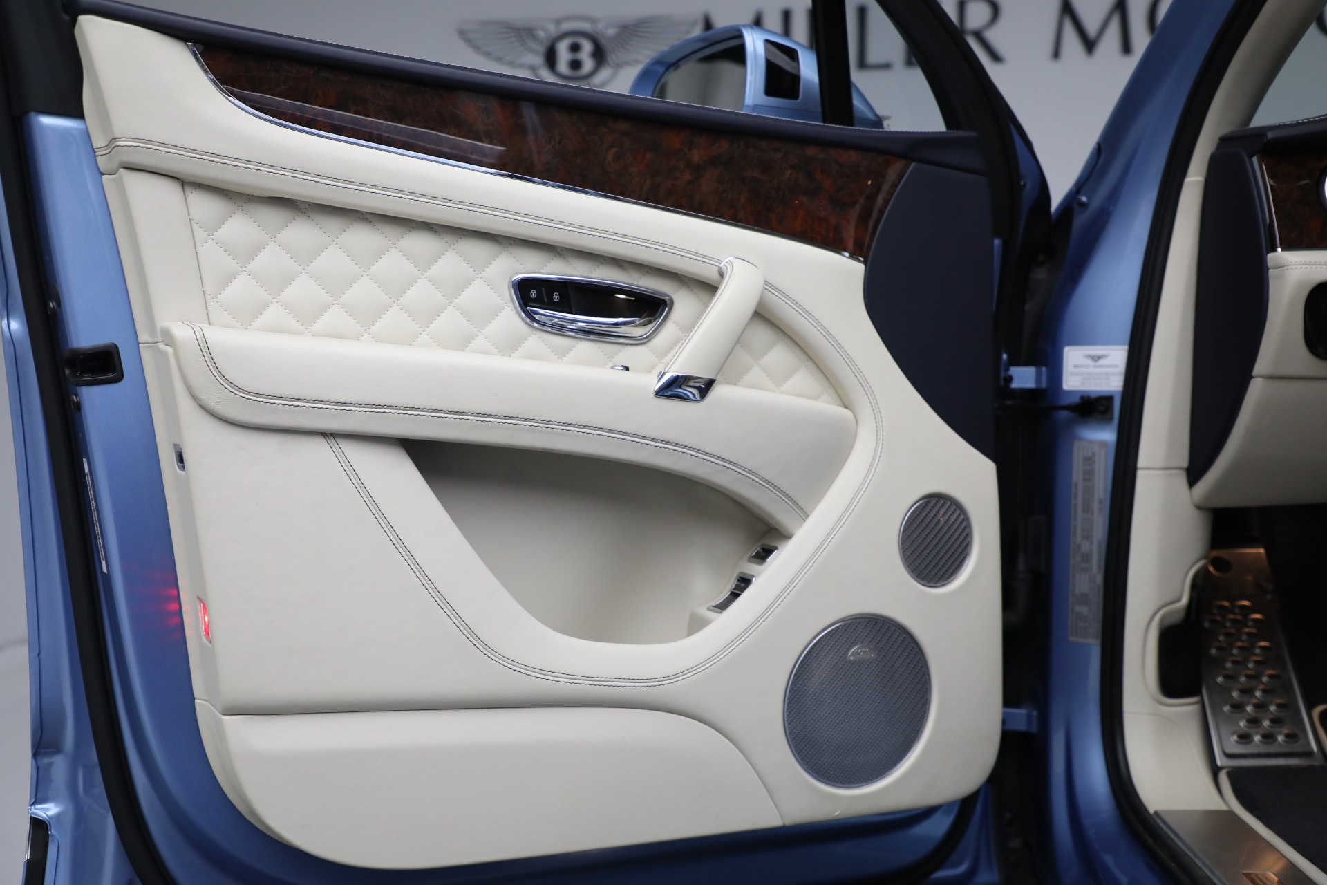 Used-2018-Bentley-Bentayga-W12-Signature