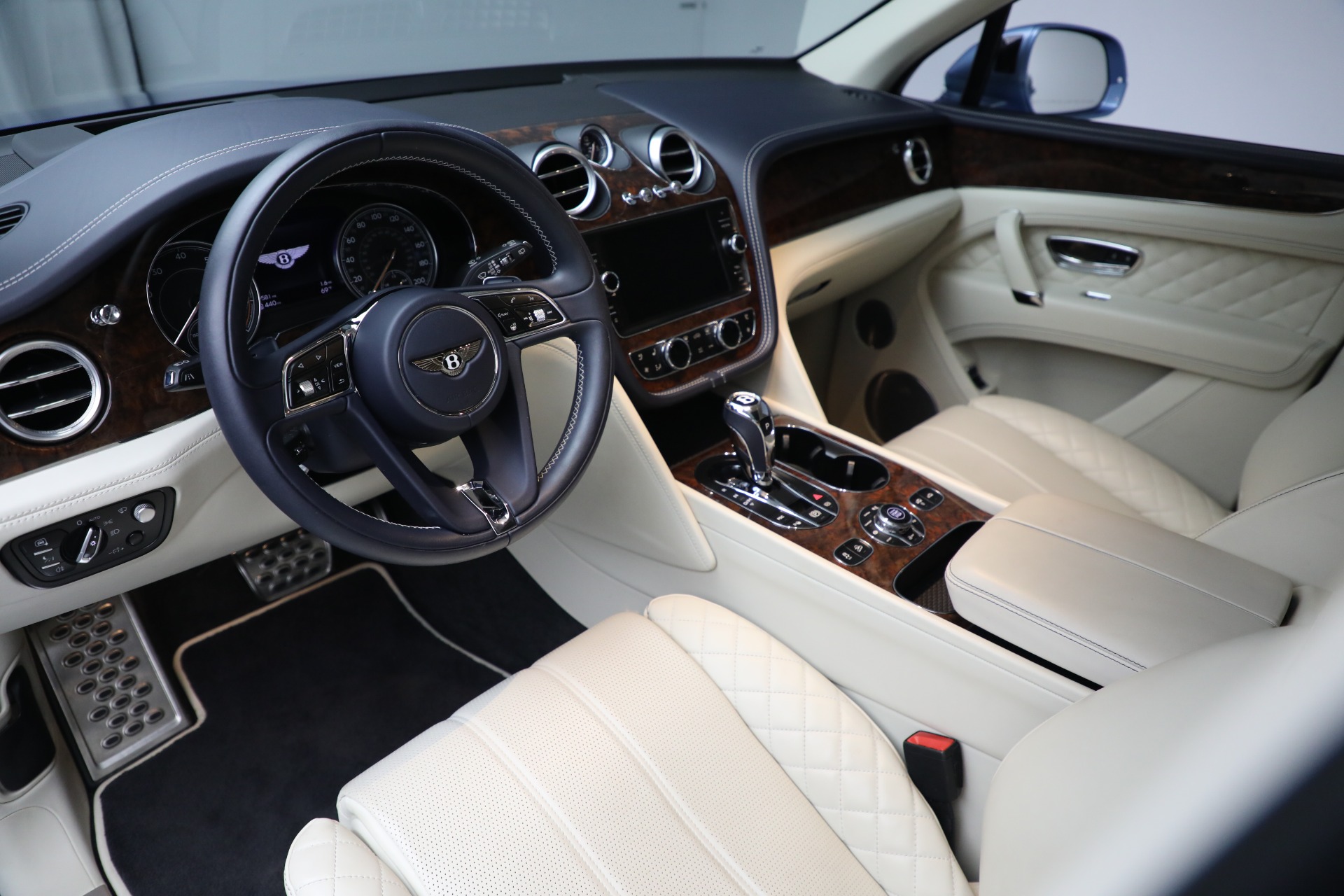 Used-2018-Bentley-Bentayga-W12-Signature