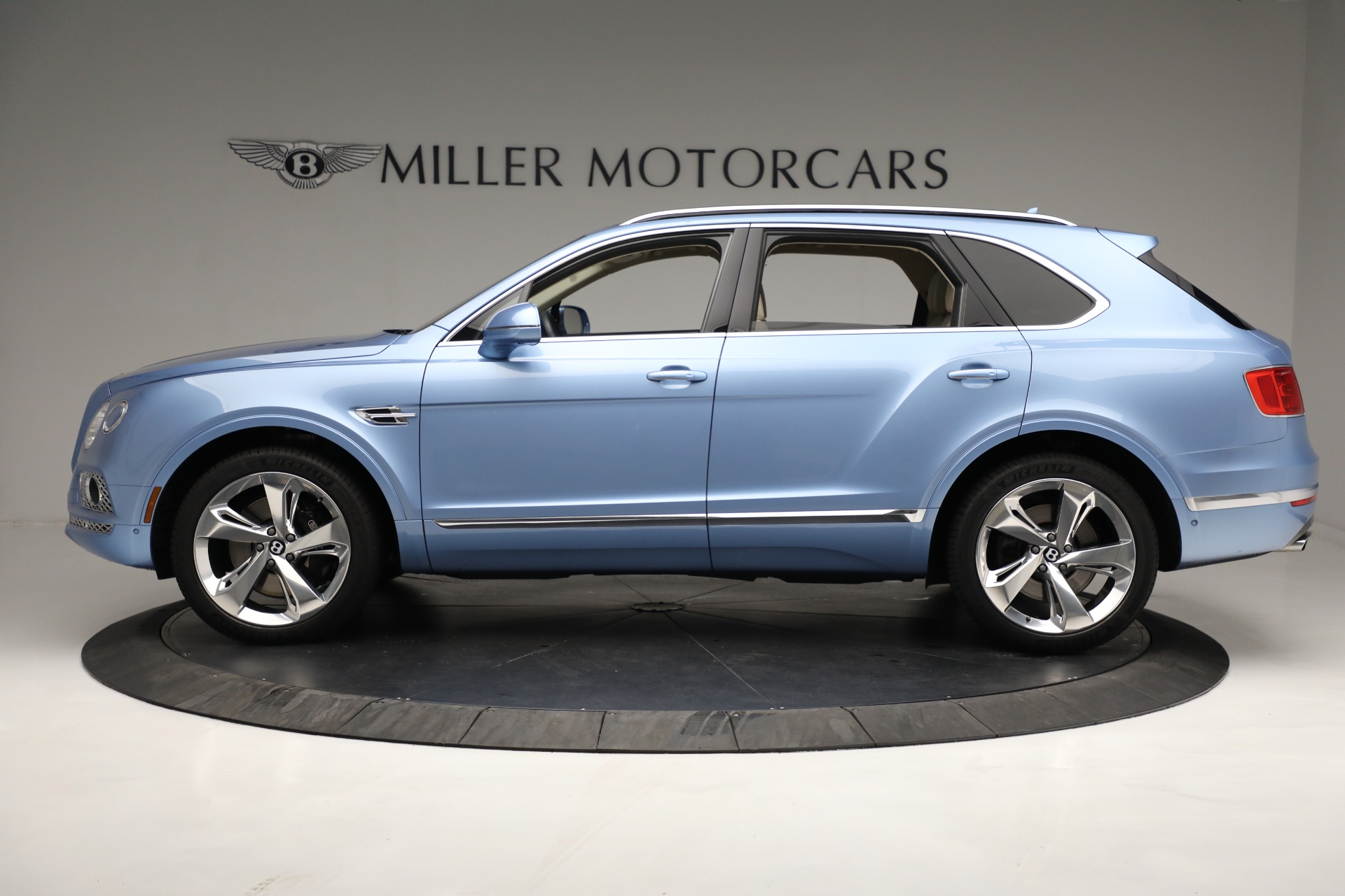 Used-2018-Bentley-Bentayga-W12-Signature