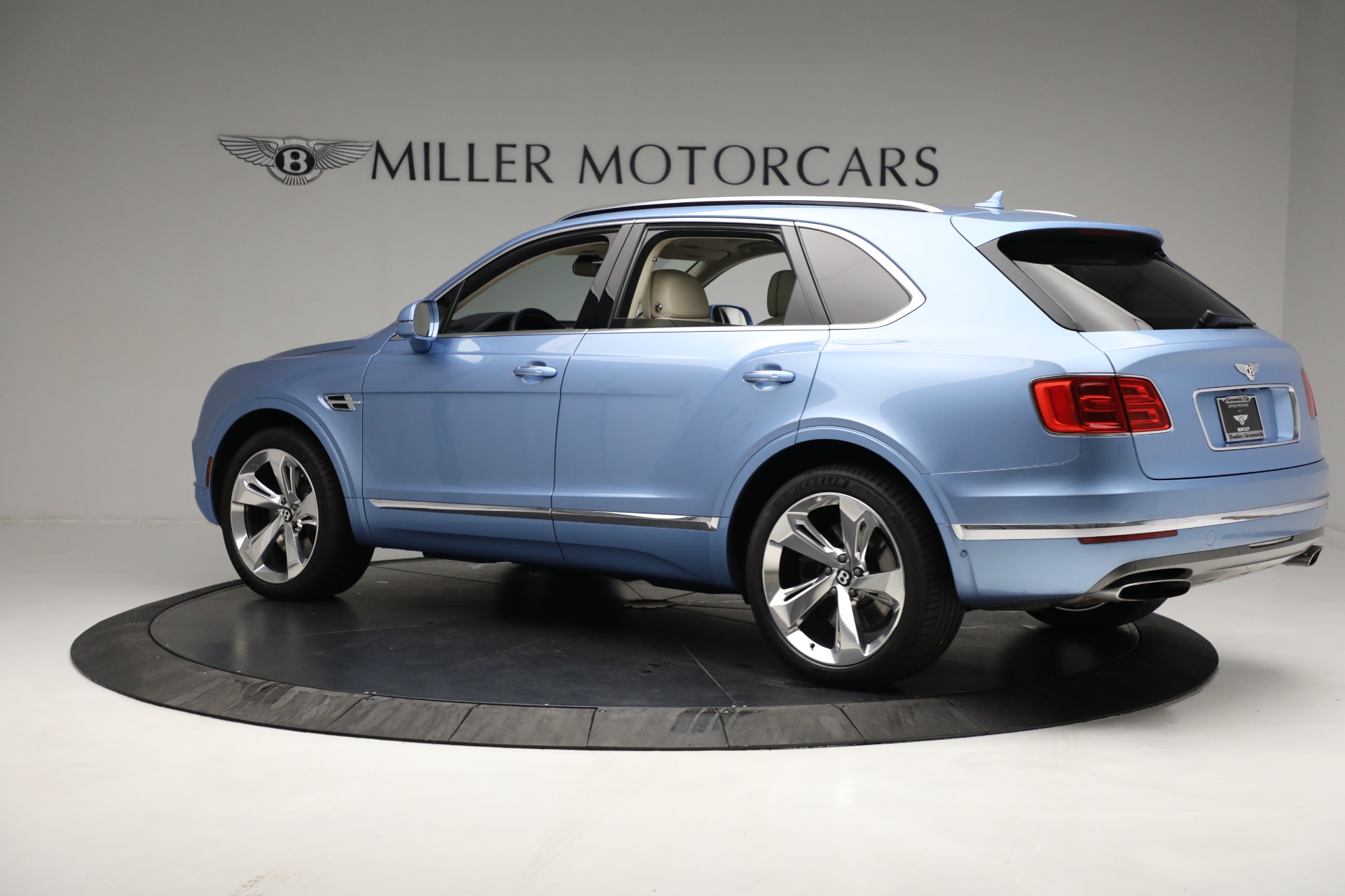 Used-2018-Bentley-Bentayga-W12-Signature