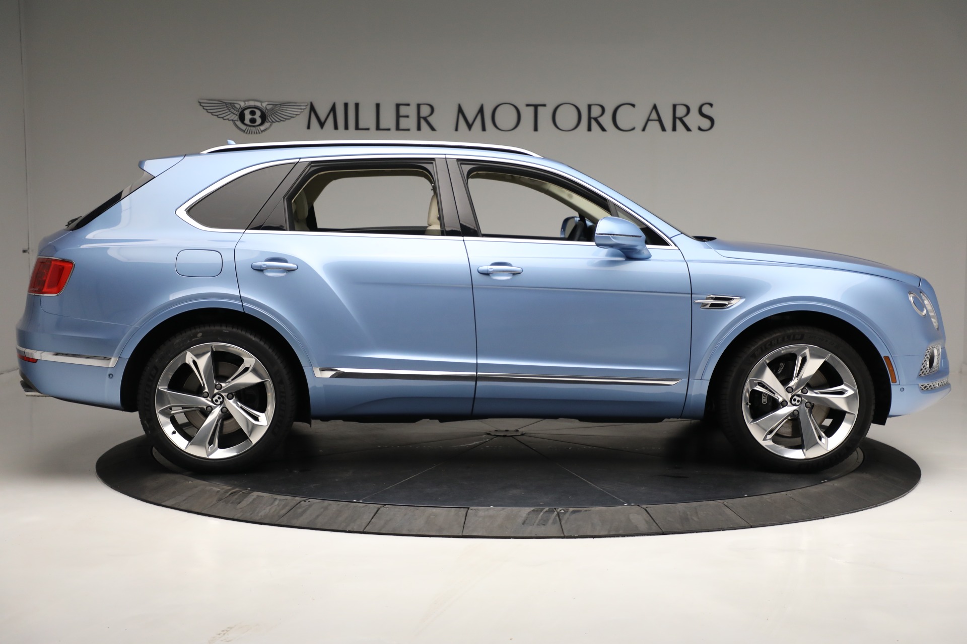 Used-2018-Bentley-Bentayga-W12-Signature