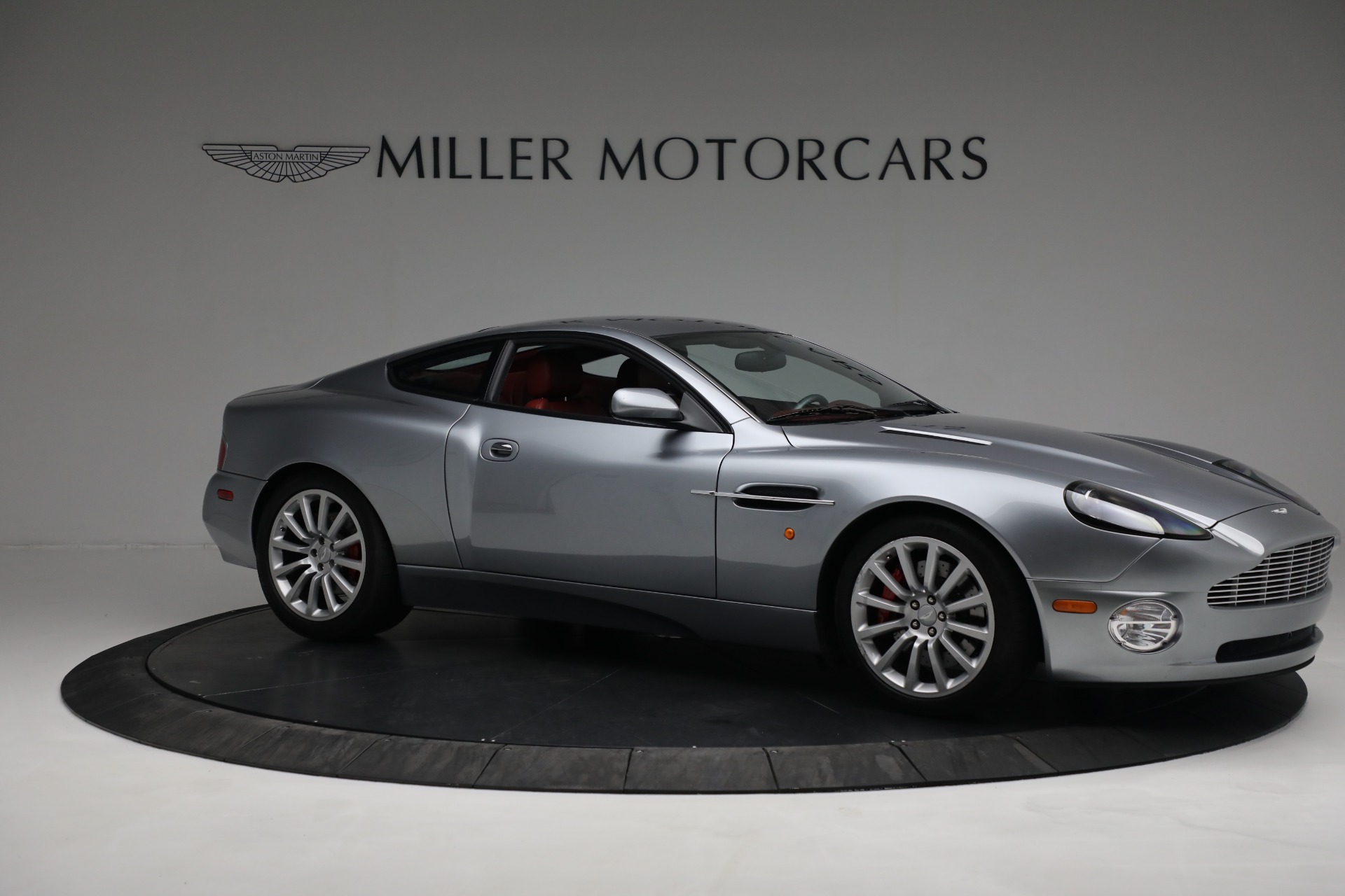 Used-2003-Aston-Martin-V12-Vanquish