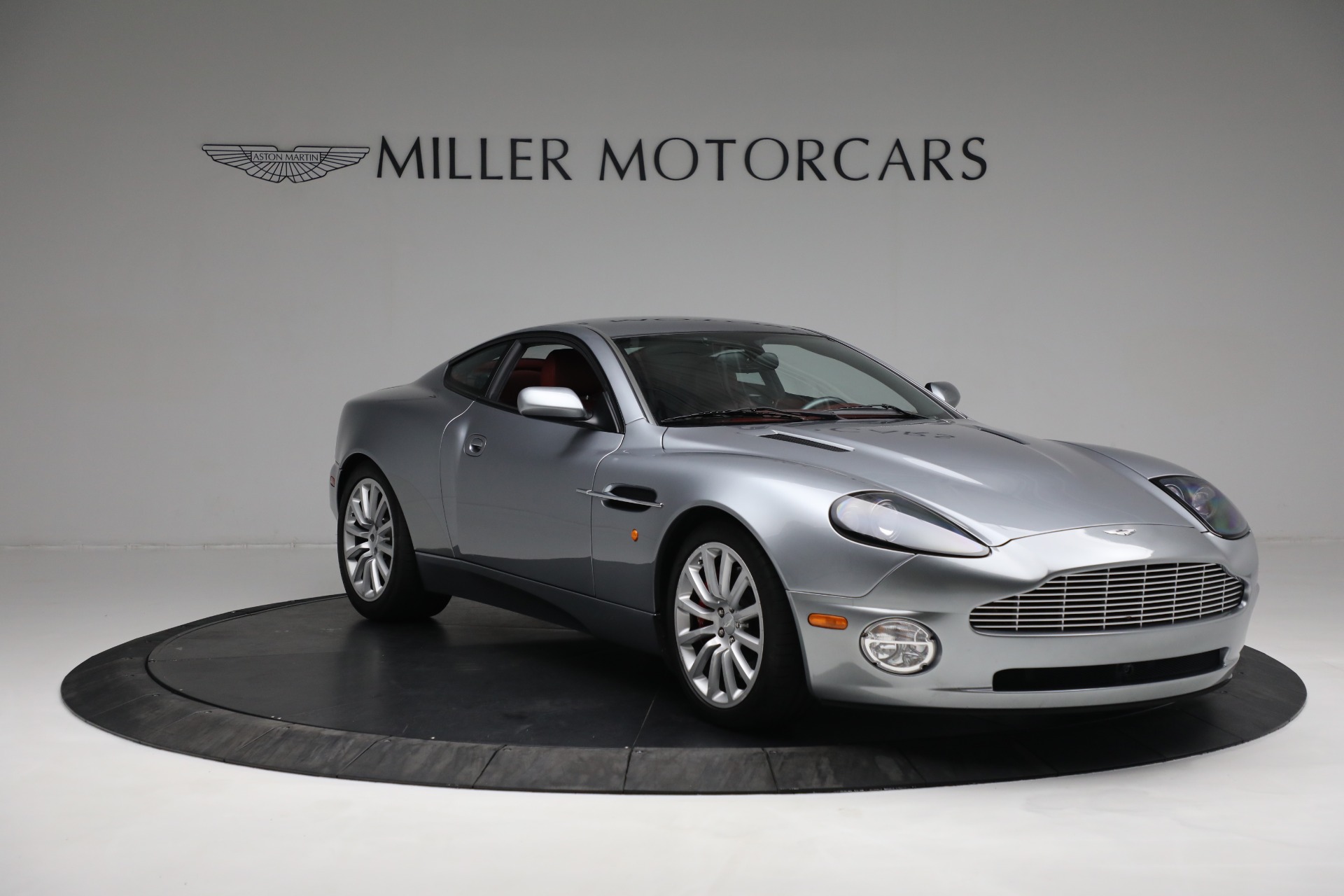 Used-2003-Aston-Martin-V12-Vanquish