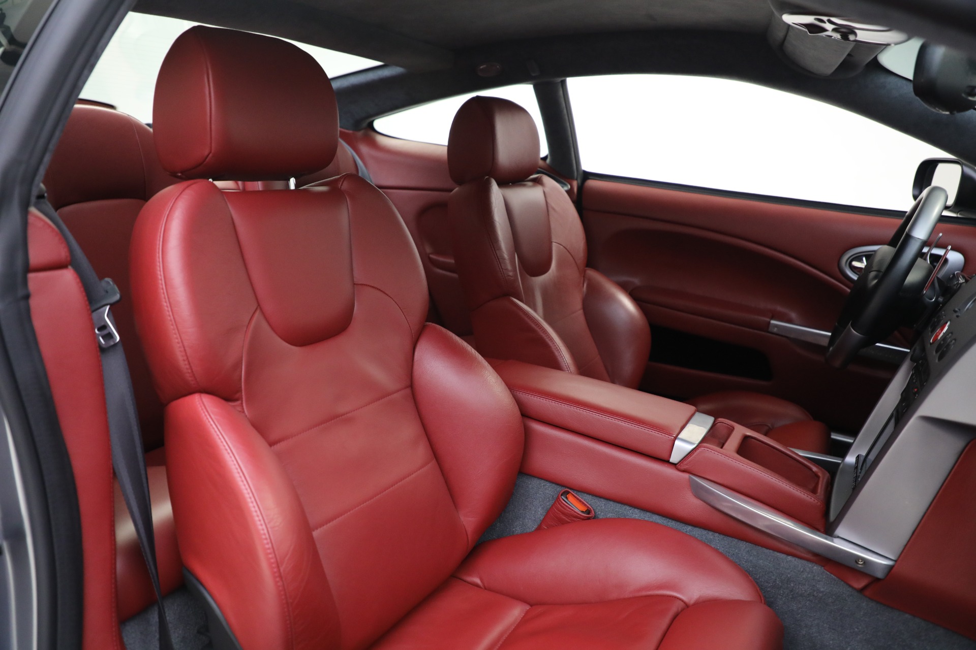 Used-2003-Aston-Martin-V12-Vanquish