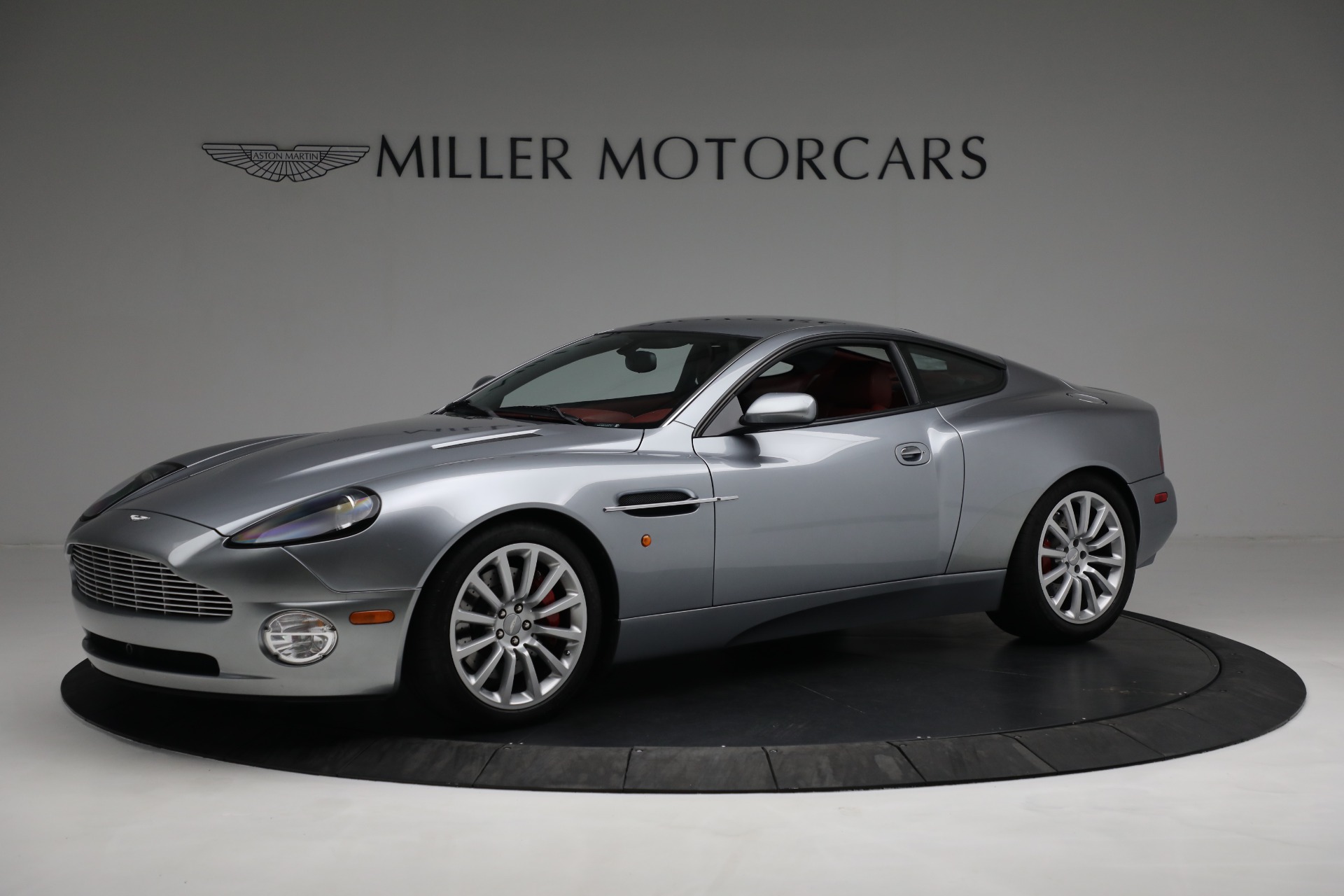Used-2003-Aston-Martin-V12-Vanquish