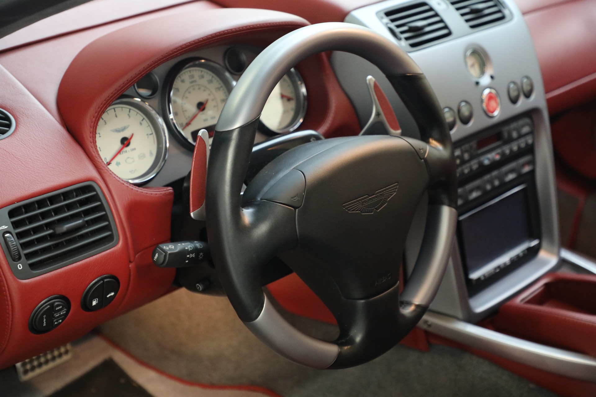 Used-2003-Aston-Martin-V12-Vanquish