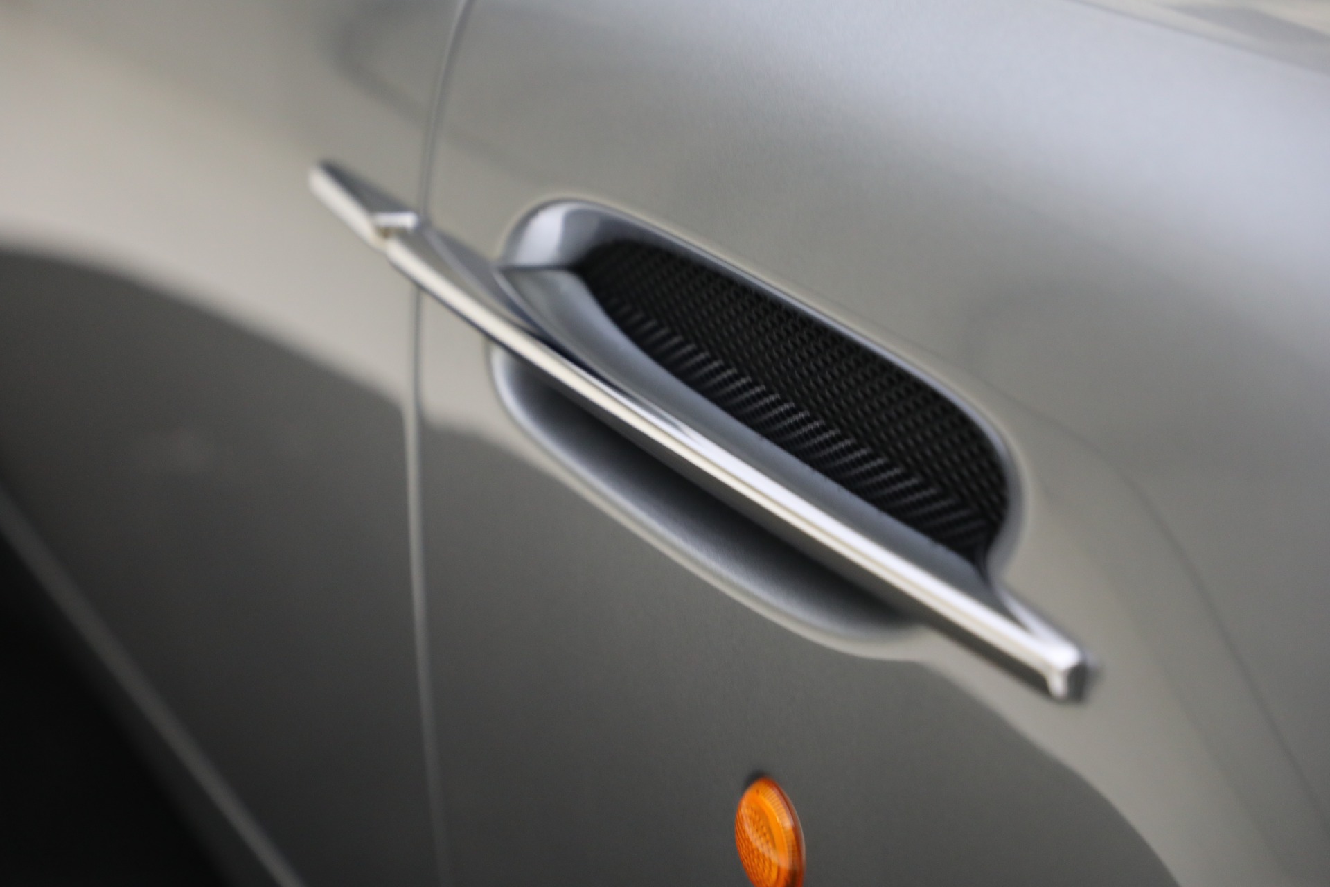 Used-2003-Aston-Martin-V12-Vanquish