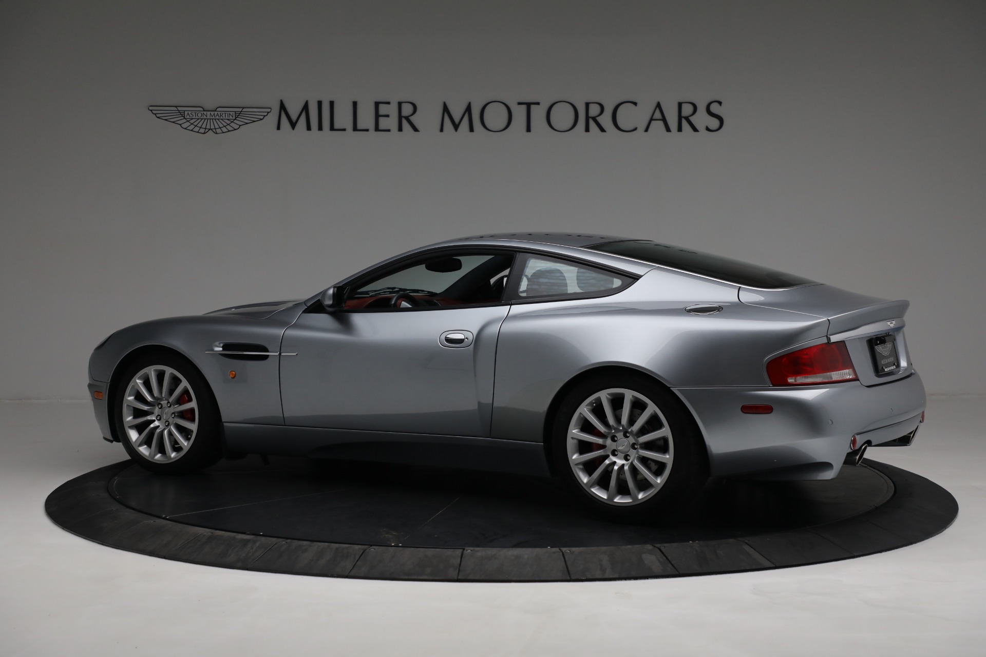 Used-2003-Aston-Martin-V12-Vanquish