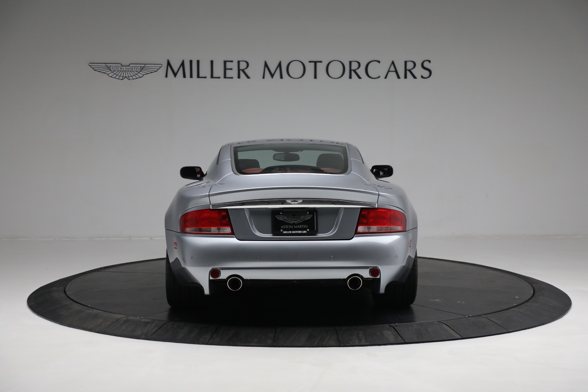 Used-2003-Aston-Martin-V12-Vanquish