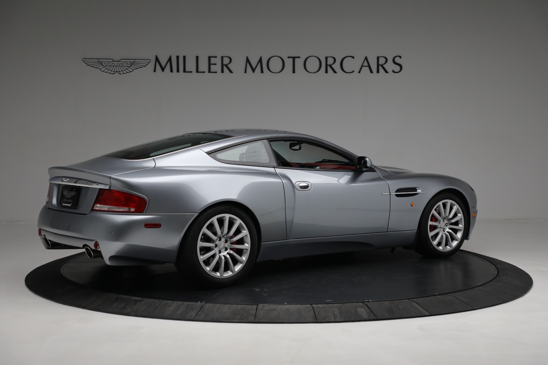 Used-2003-Aston-Martin-V12-Vanquish