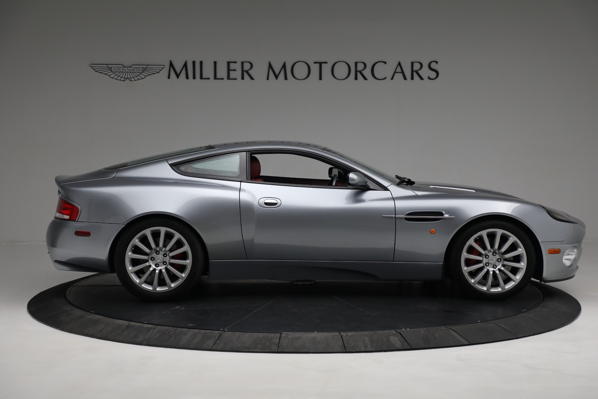 Used-2003-Aston-Martin-V12-Vanquish