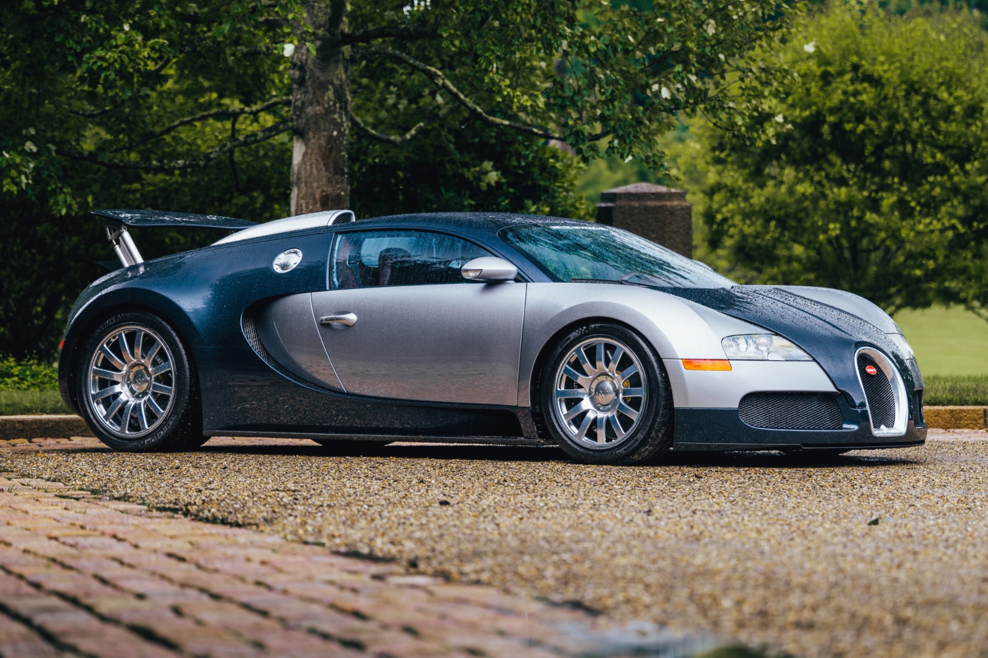 Used-2006-Bugatti-Veyron-164