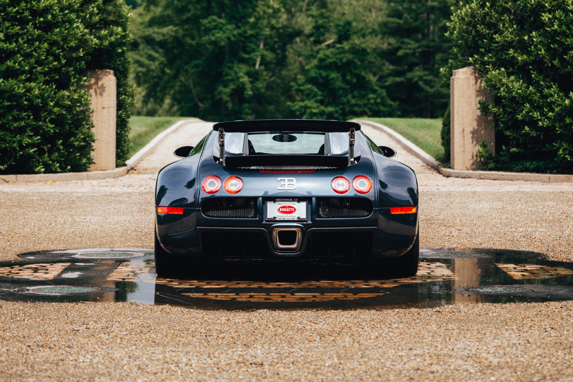 Used-2006-Bugatti-Veyron-164