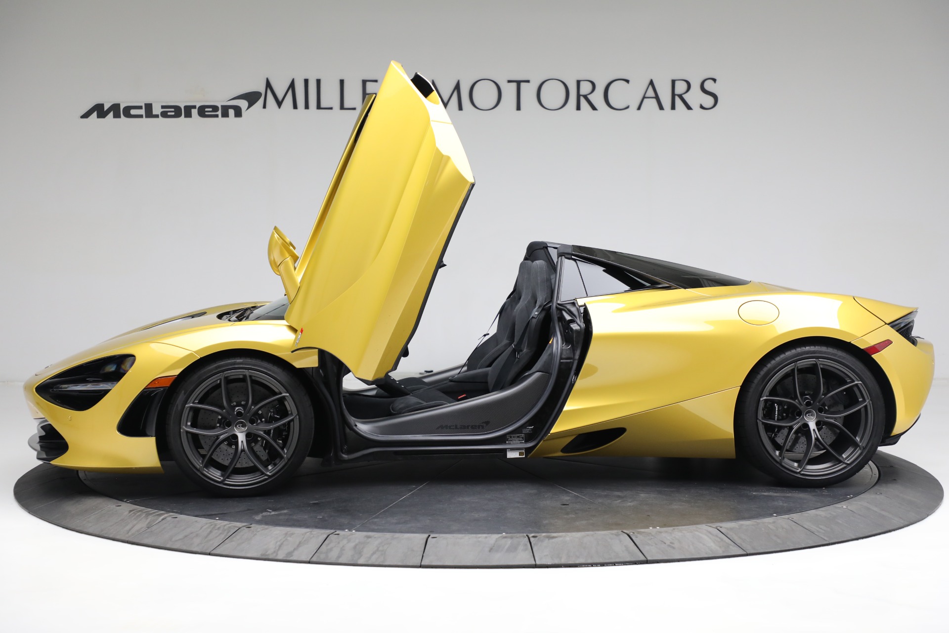 Used-2020-McLaren-720S-Spider