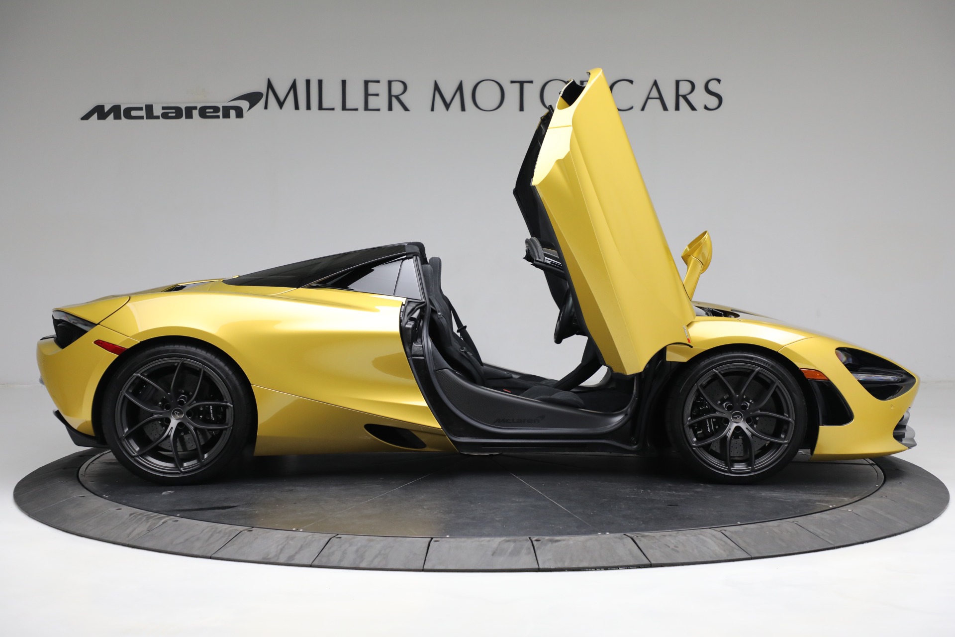 Used-2020-McLaren-720S-Spider
