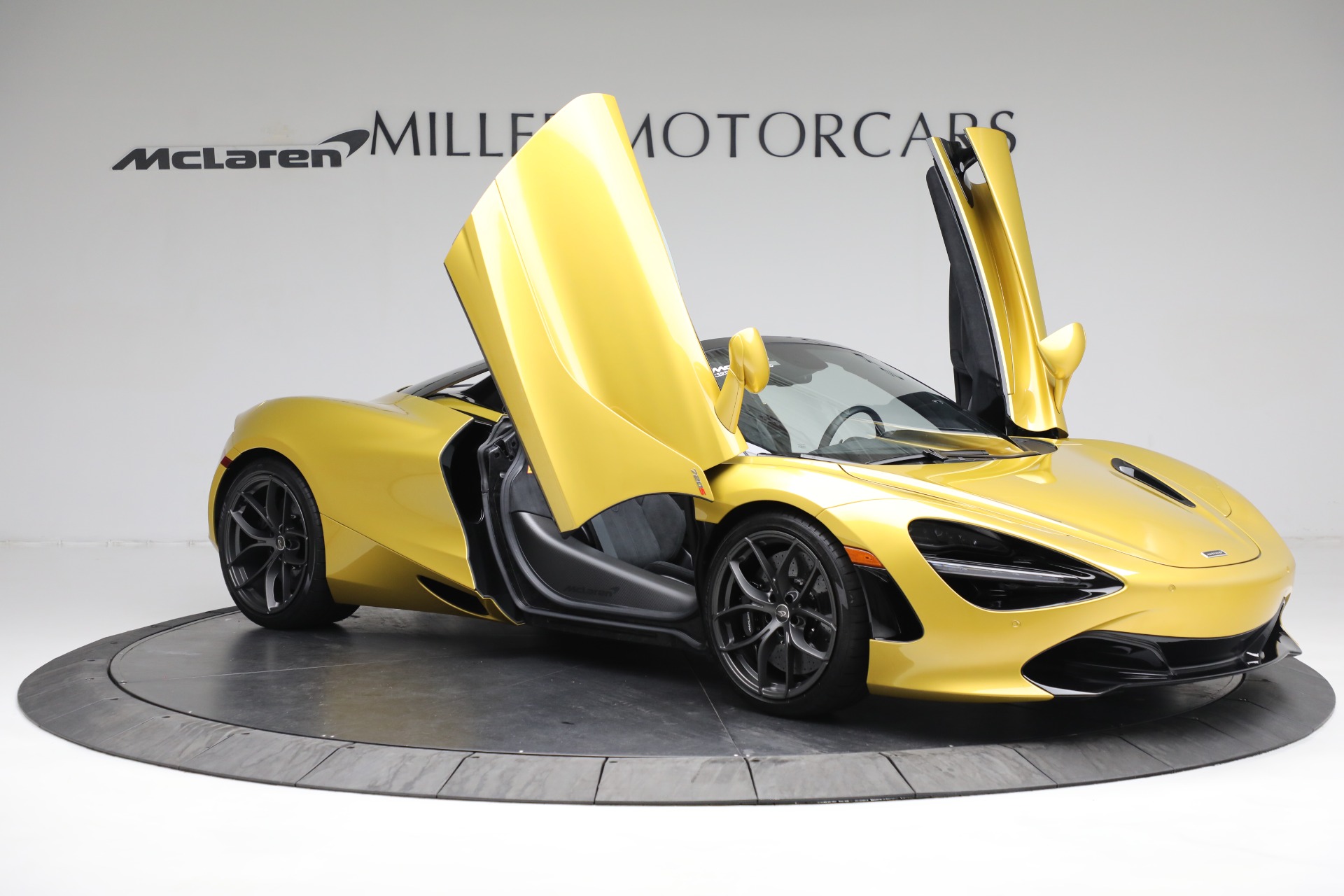 Used-2020-McLaren-720S-Spider