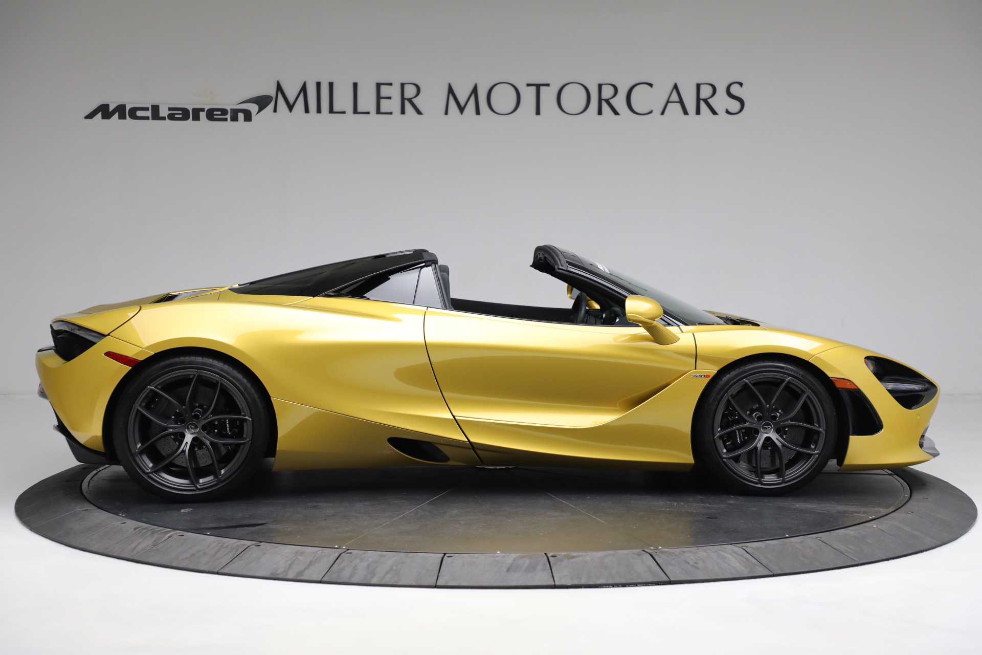 Used-2020-McLaren-720S-Spider