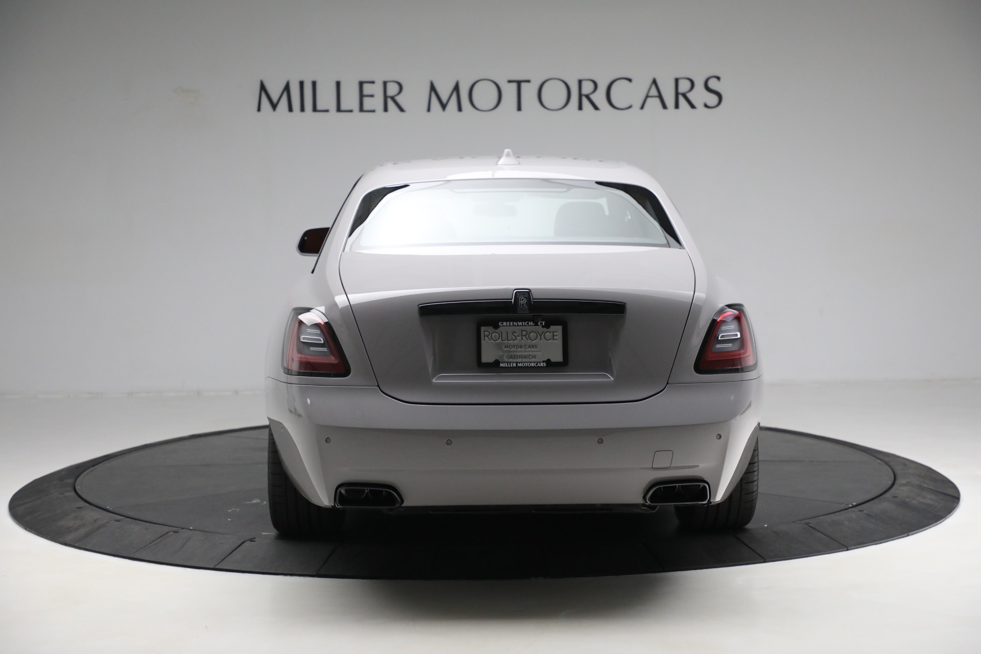 New-2023-Rolls-Royce-Black-Badge-Ghost