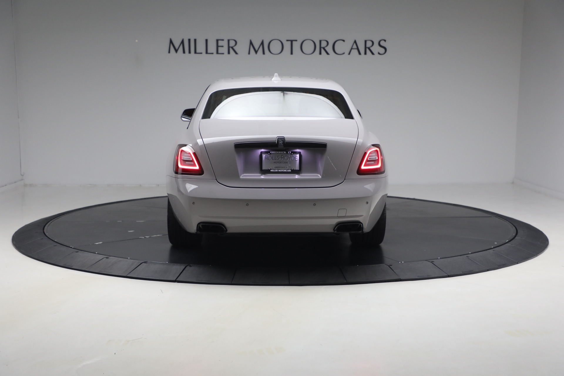 Used-2023-Rolls-Royce-Black-Badge-Ghost