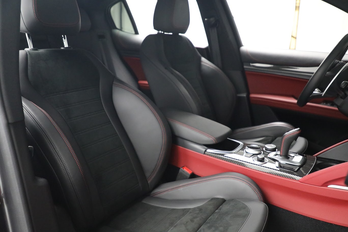 Used-2021-Alfa-Romeo-Stelvio-Quadrifoglio