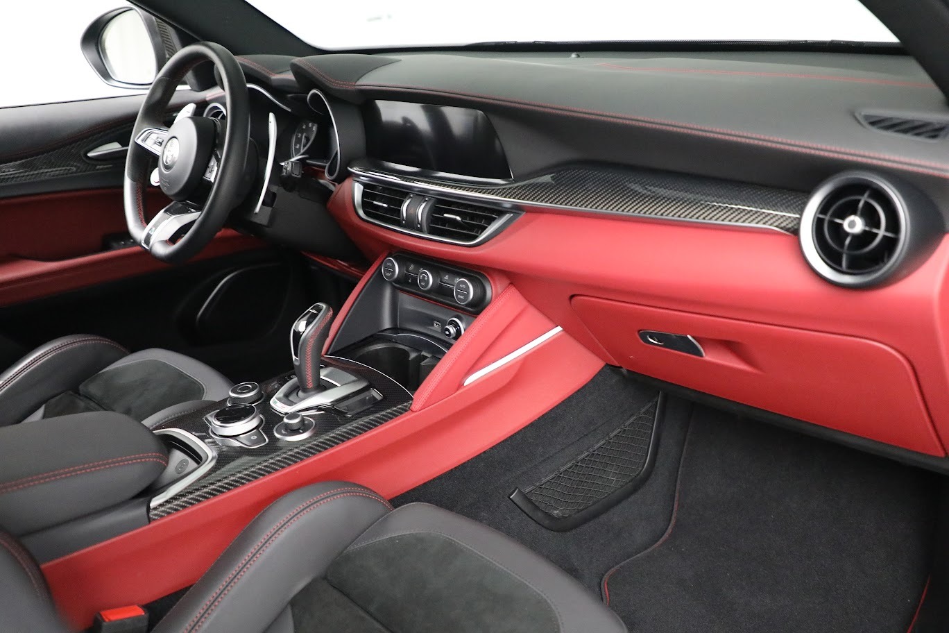 Used-2021-Alfa-Romeo-Stelvio-Quadrifoglio