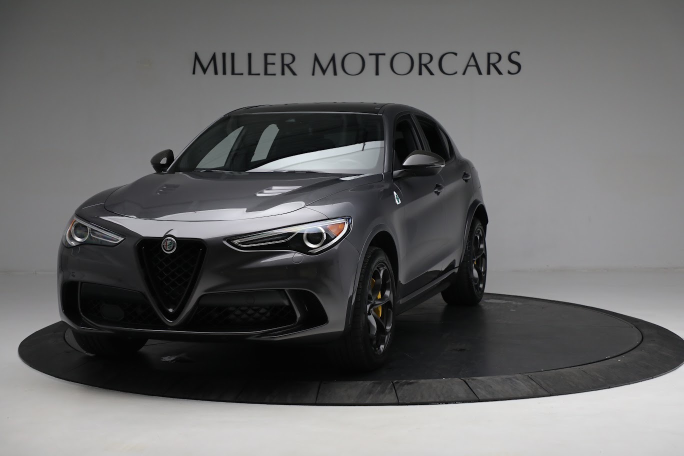 Used-2021-Alfa-Romeo-Stelvio-Quadrifoglio