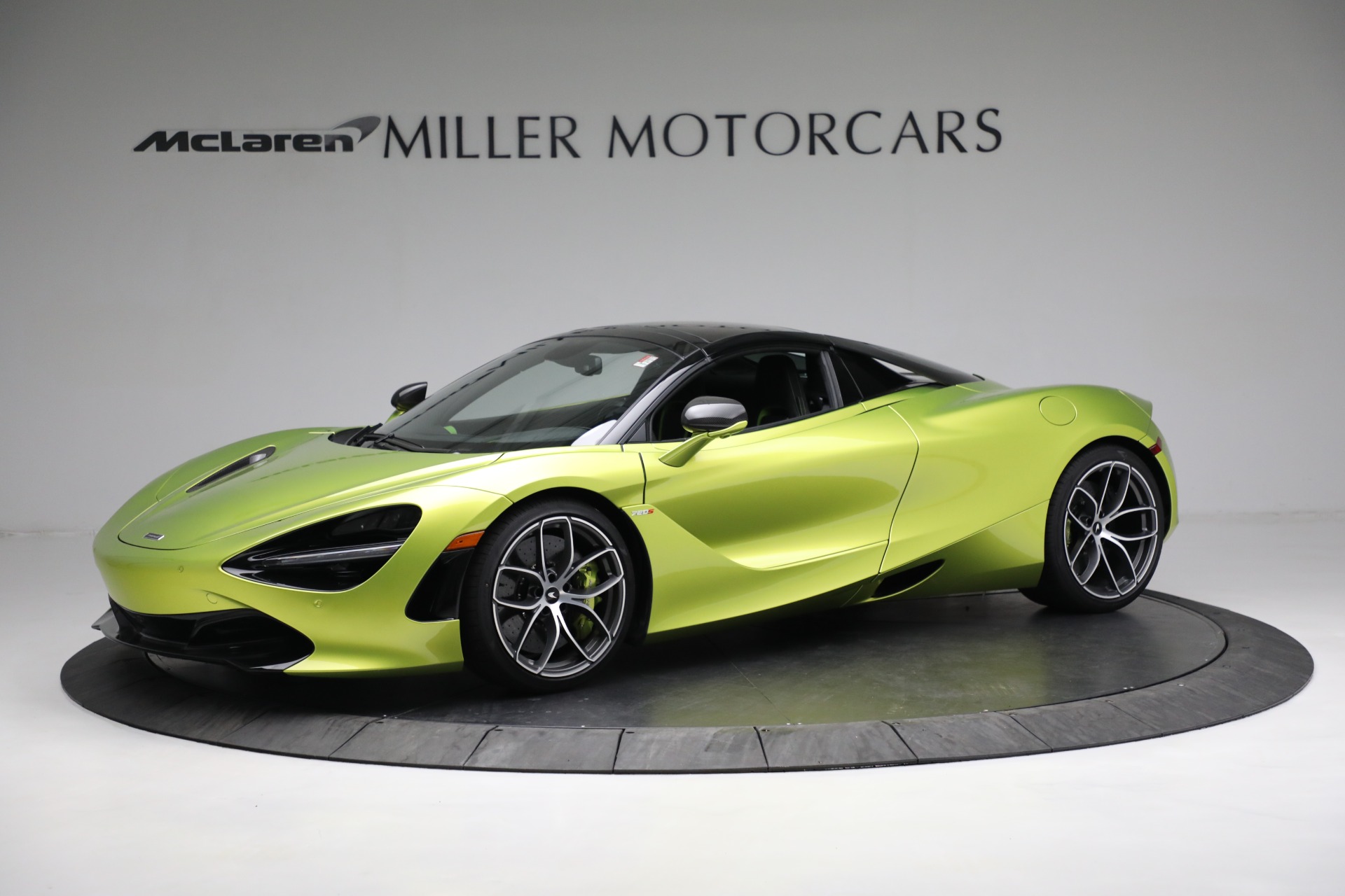 New-2022-McLaren-720S-Spider-Performance