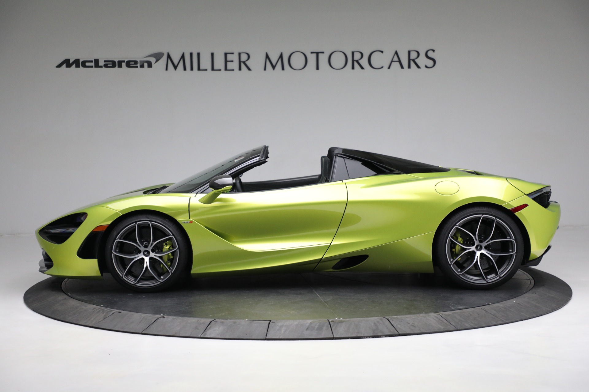 New-2022-McLaren-720S-Spider-Performance