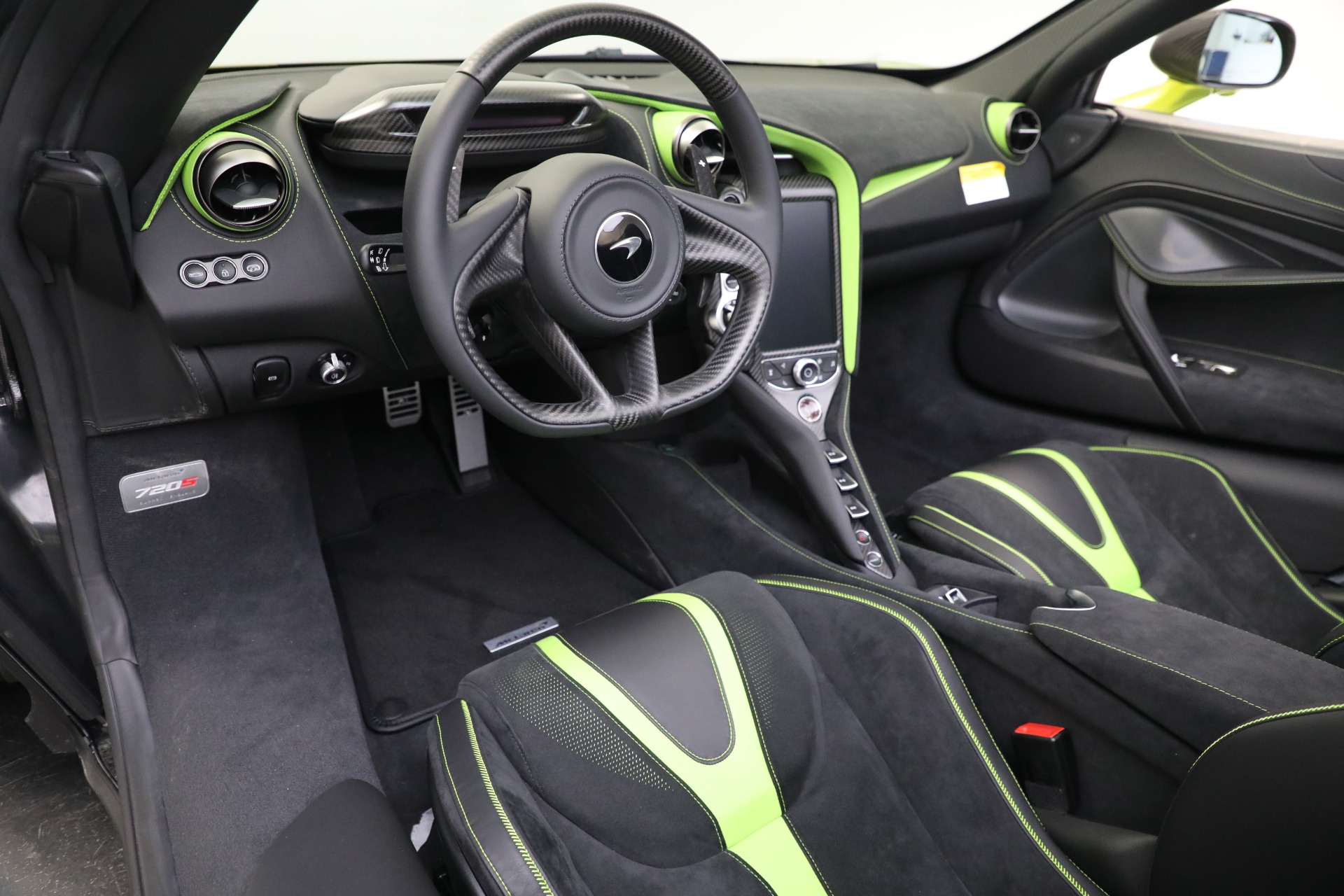 New-2022-McLaren-720S-Spider-Performance