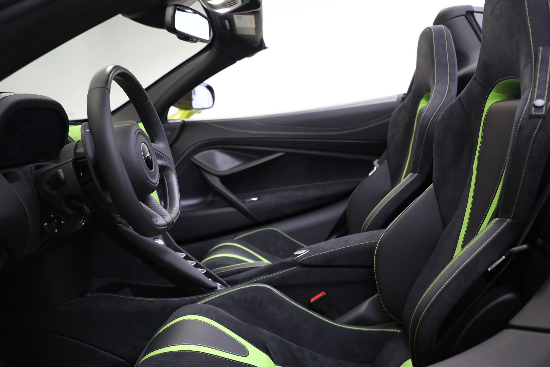 New-2022-McLaren-720S-Spider-Performance