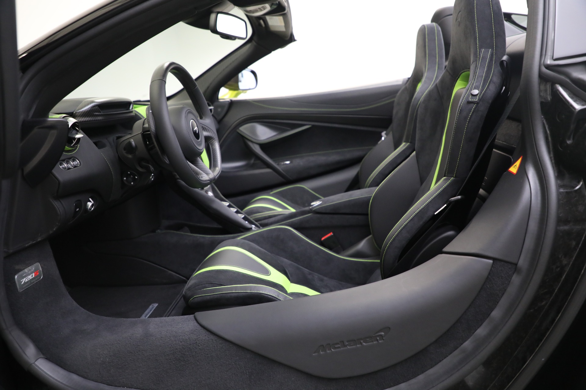 New-2022-McLaren-720S-Spider-Performance