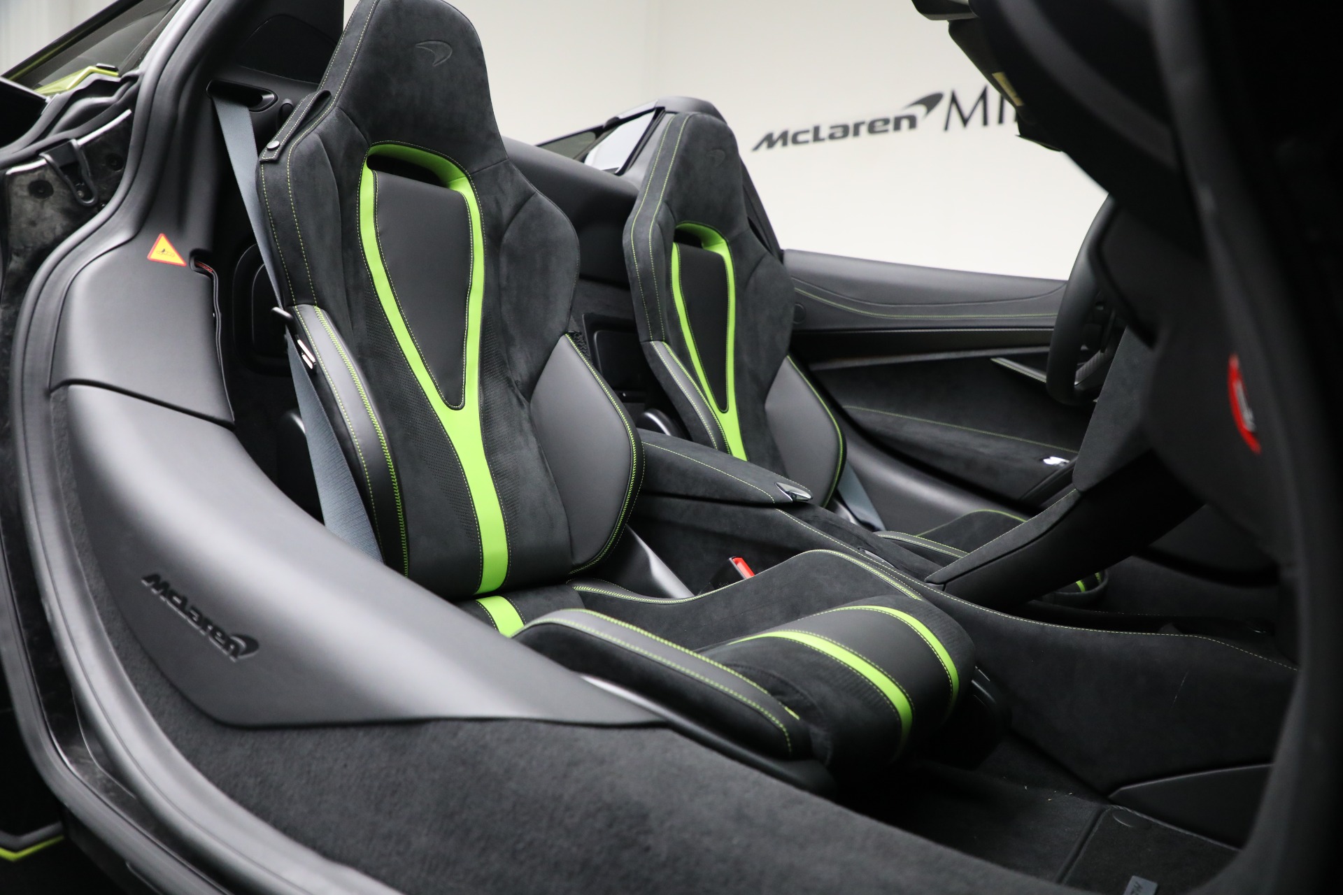 New-2022-McLaren-720S-Spider-Performance