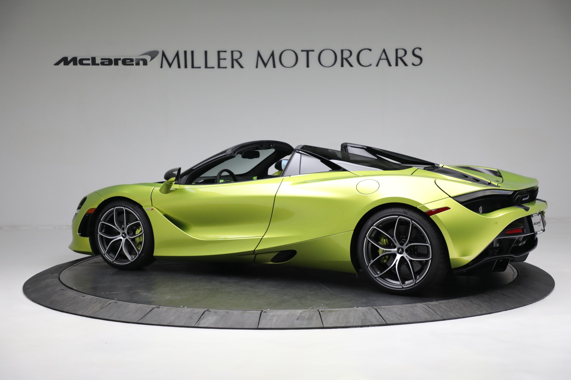 New-2022-McLaren-720S-Spider-Performance