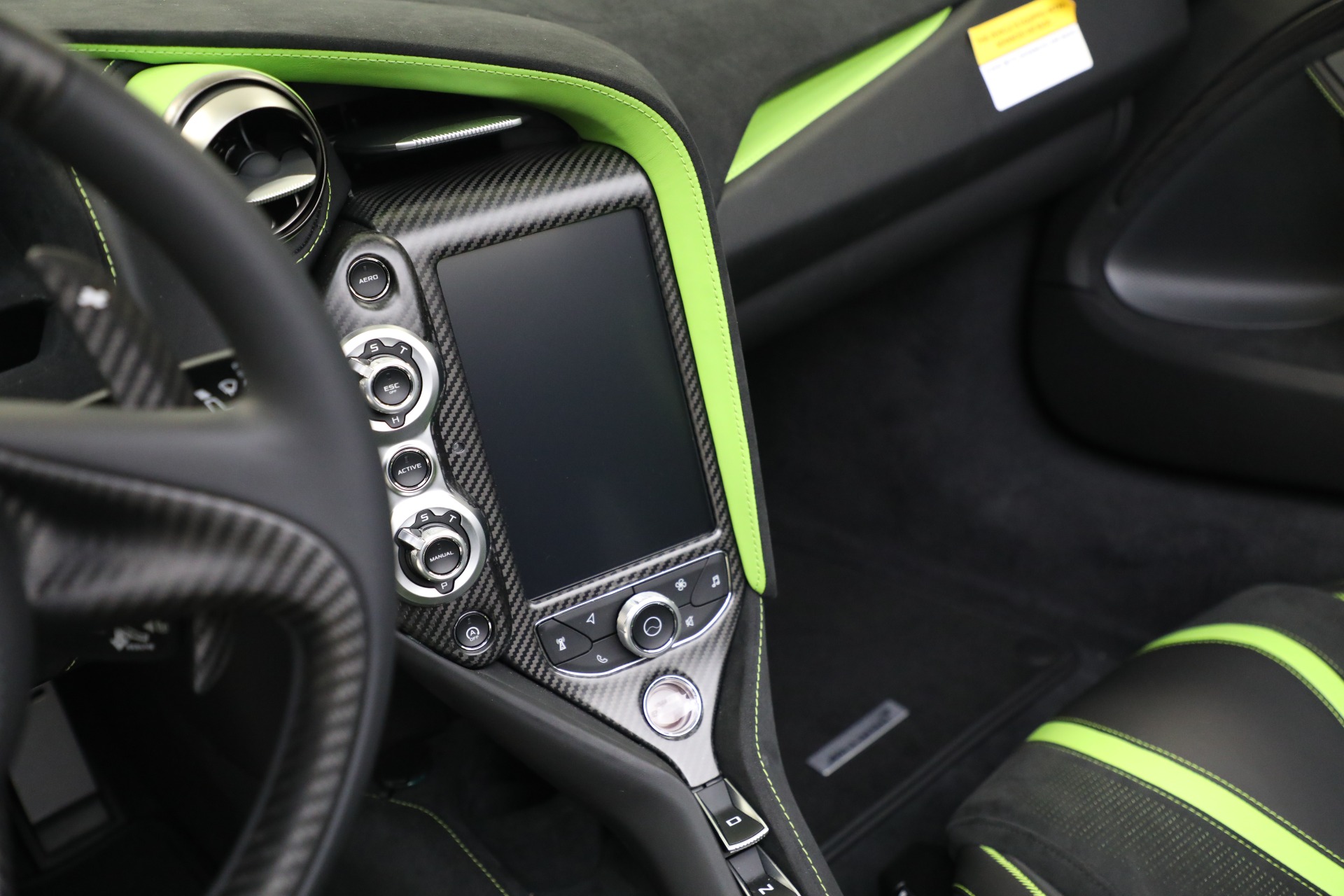 New-2022-McLaren-720S-Spider-Performance