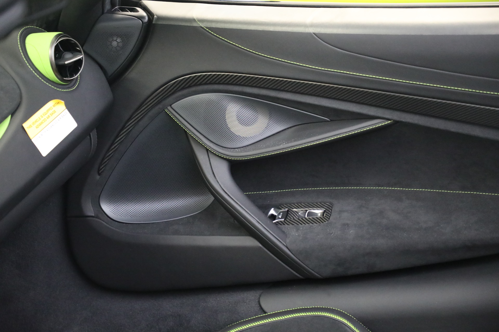 New-2022-McLaren-720S-Spider-Performance