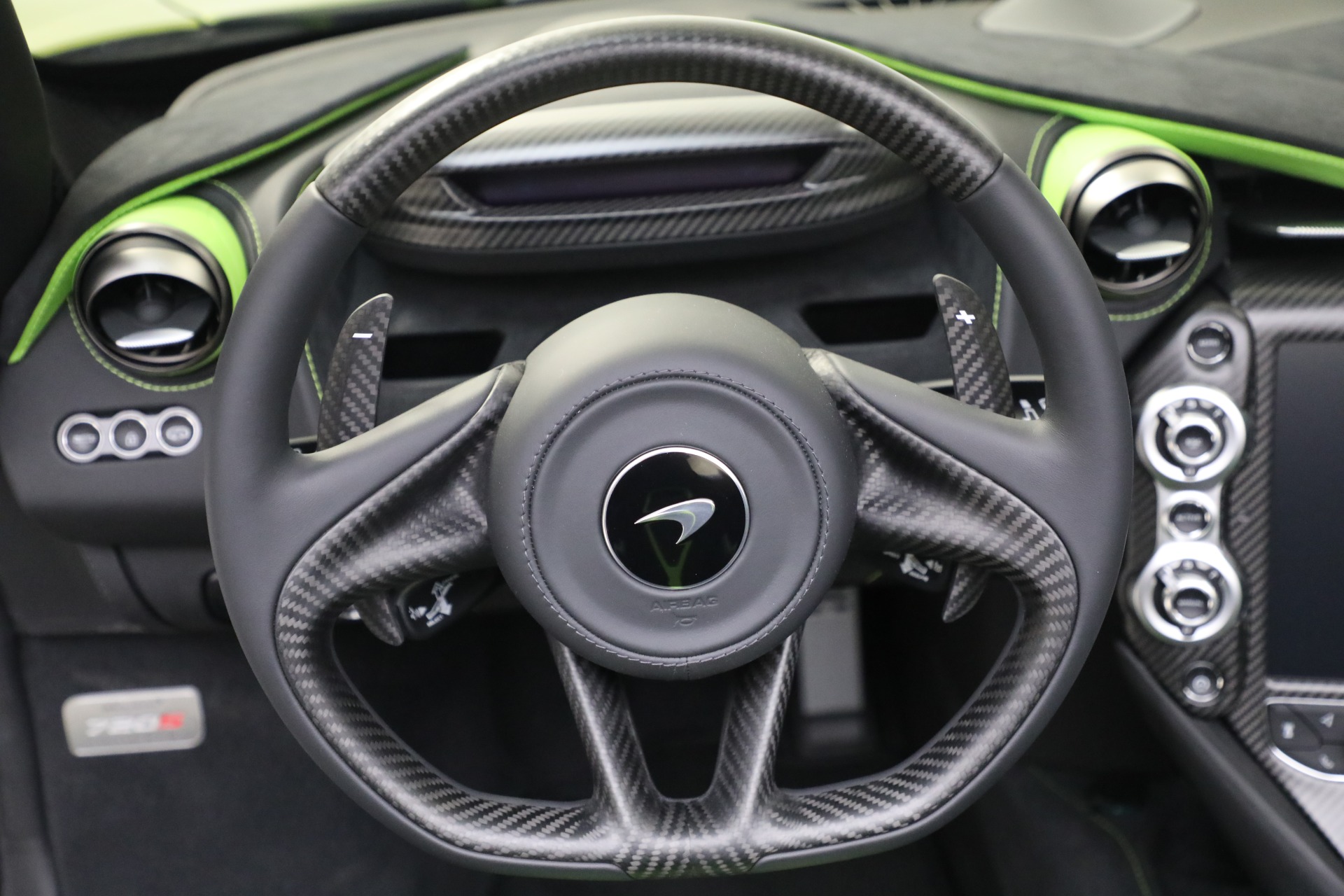 New-2022-McLaren-720S-Spider-Performance