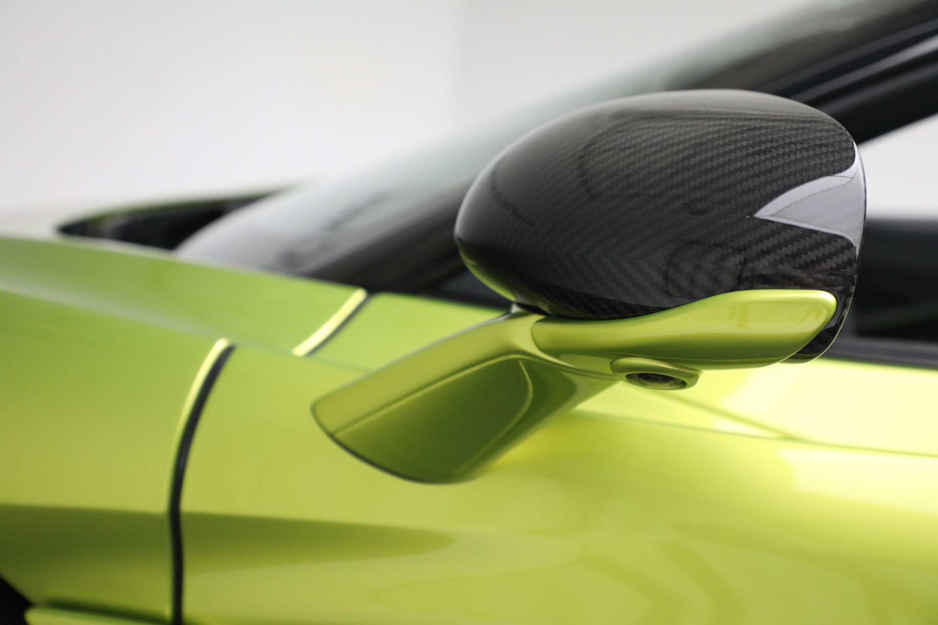 New-2022-McLaren-720S-Spider-Performance