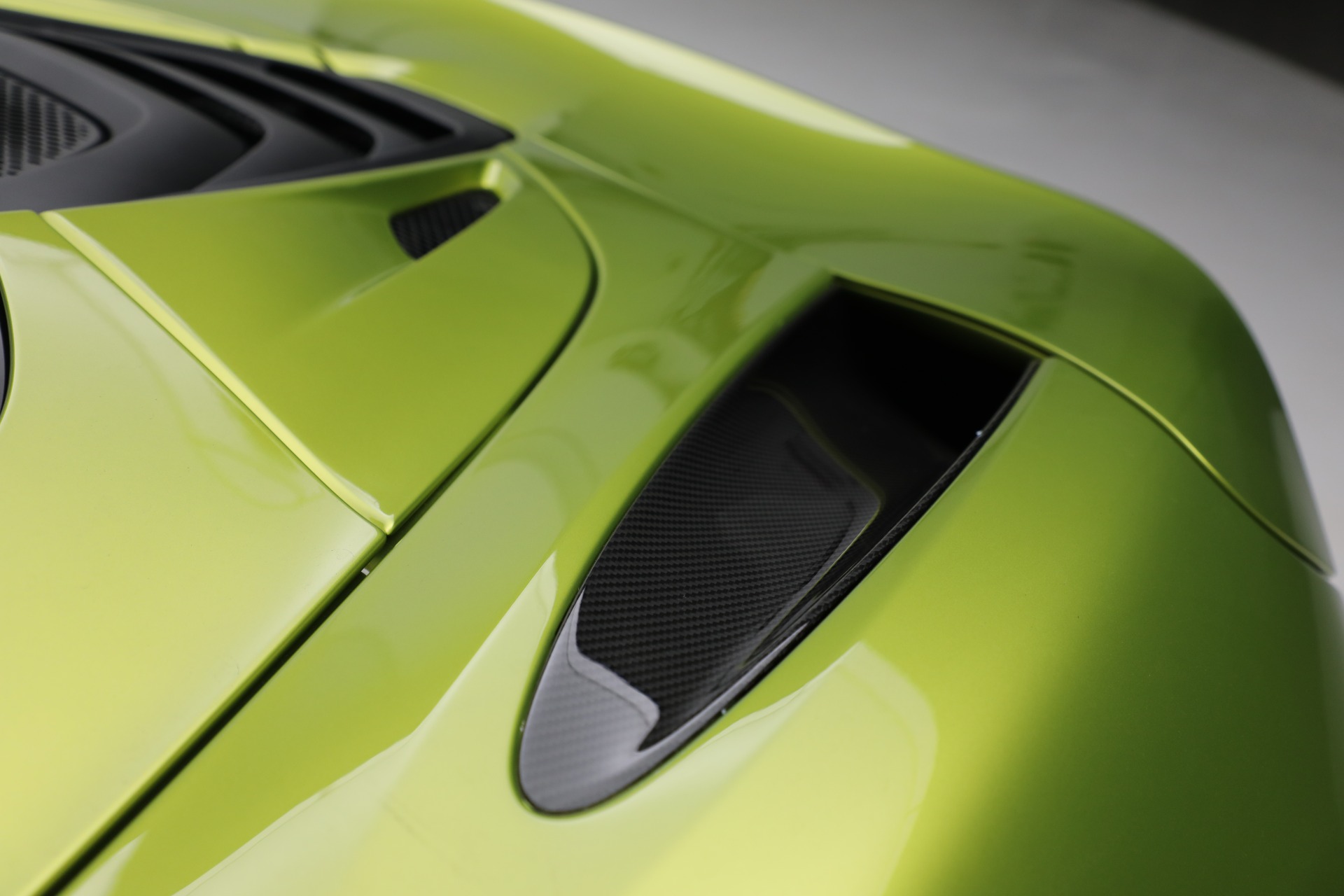 New-2022-McLaren-720S-Spider-Performance