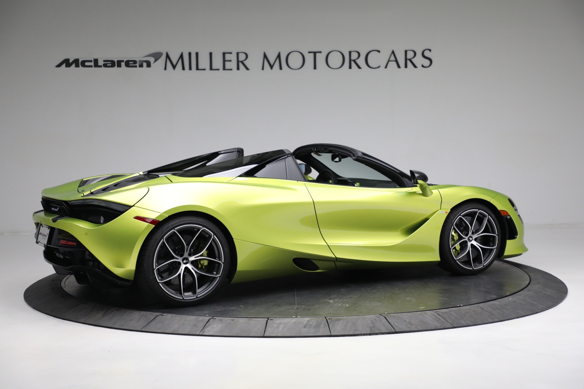 New-2022-McLaren-720S-Spider-Performance