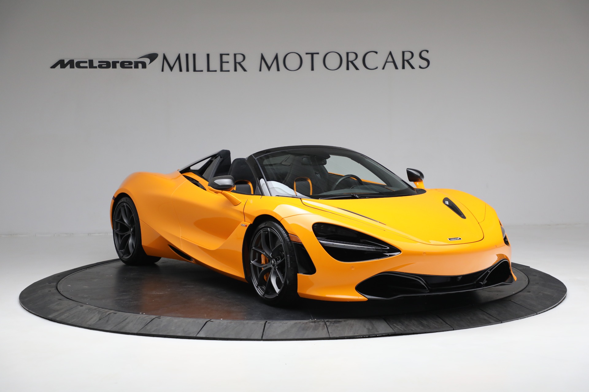 New-2022-McLaren-720S-Spider-Performance