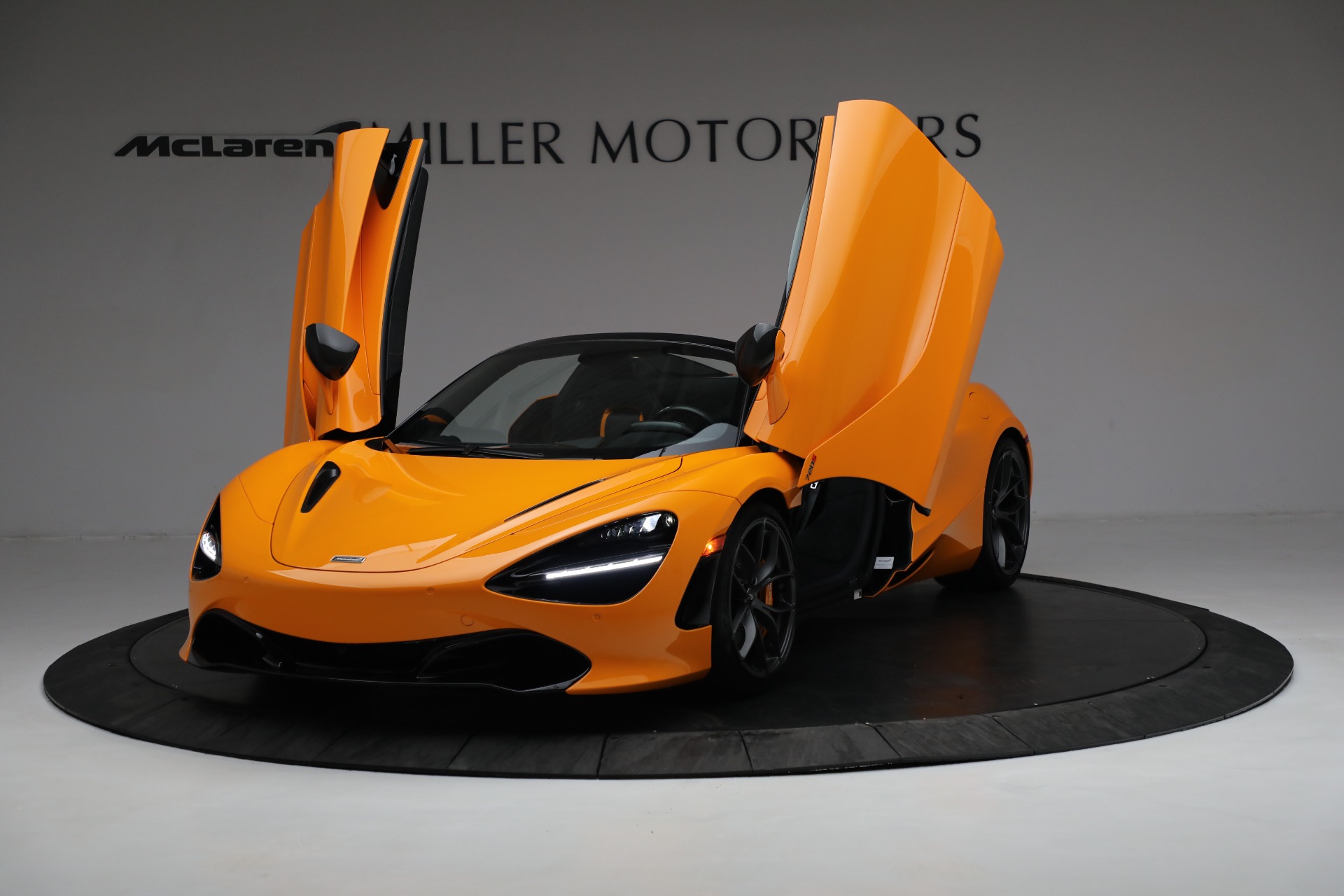 New-2022-McLaren-720S-Spider-Performance