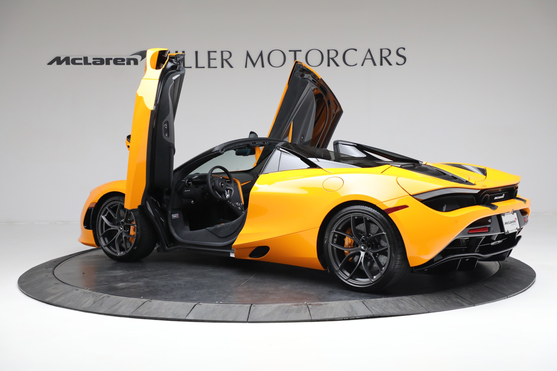 New-2022-McLaren-720S-Spider-Performance