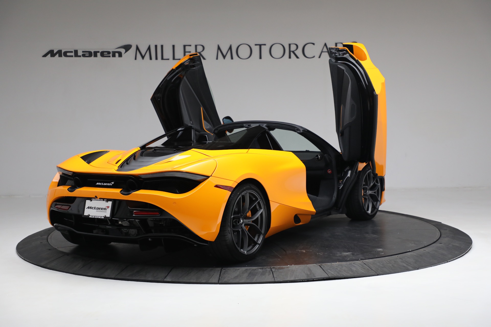 New-2022-McLaren-720S-Spider-Performance