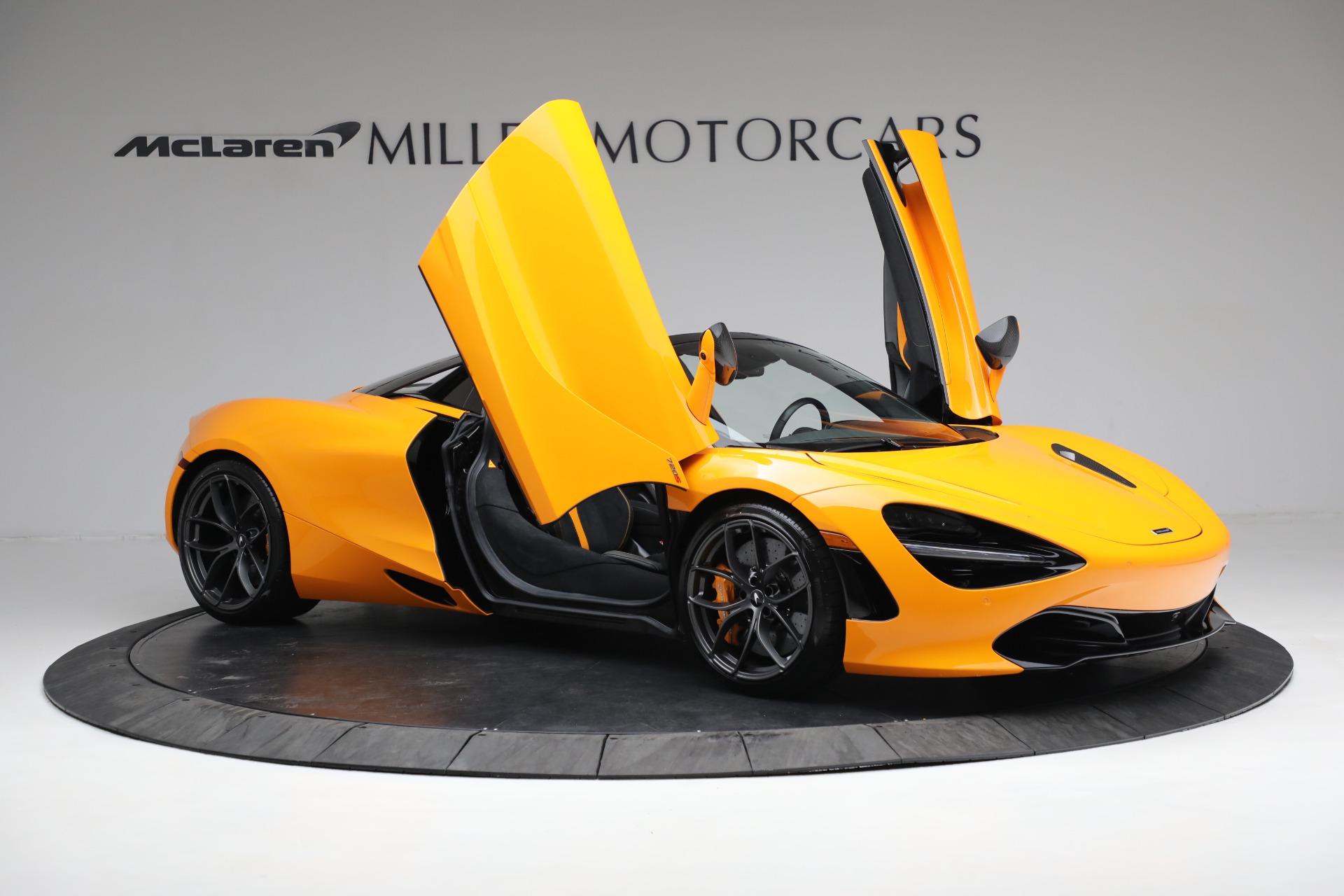 New-2022-McLaren-720S-Spider-Performance