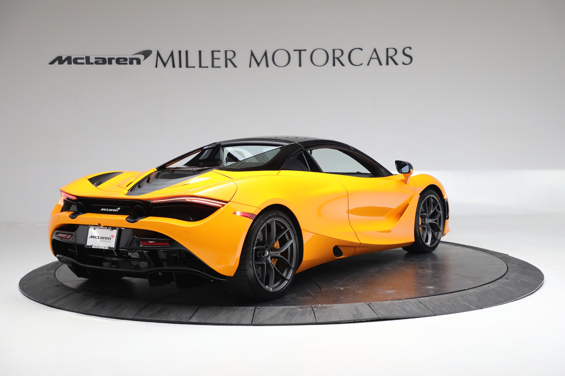 New-2022-McLaren-720S-Spider-Performance