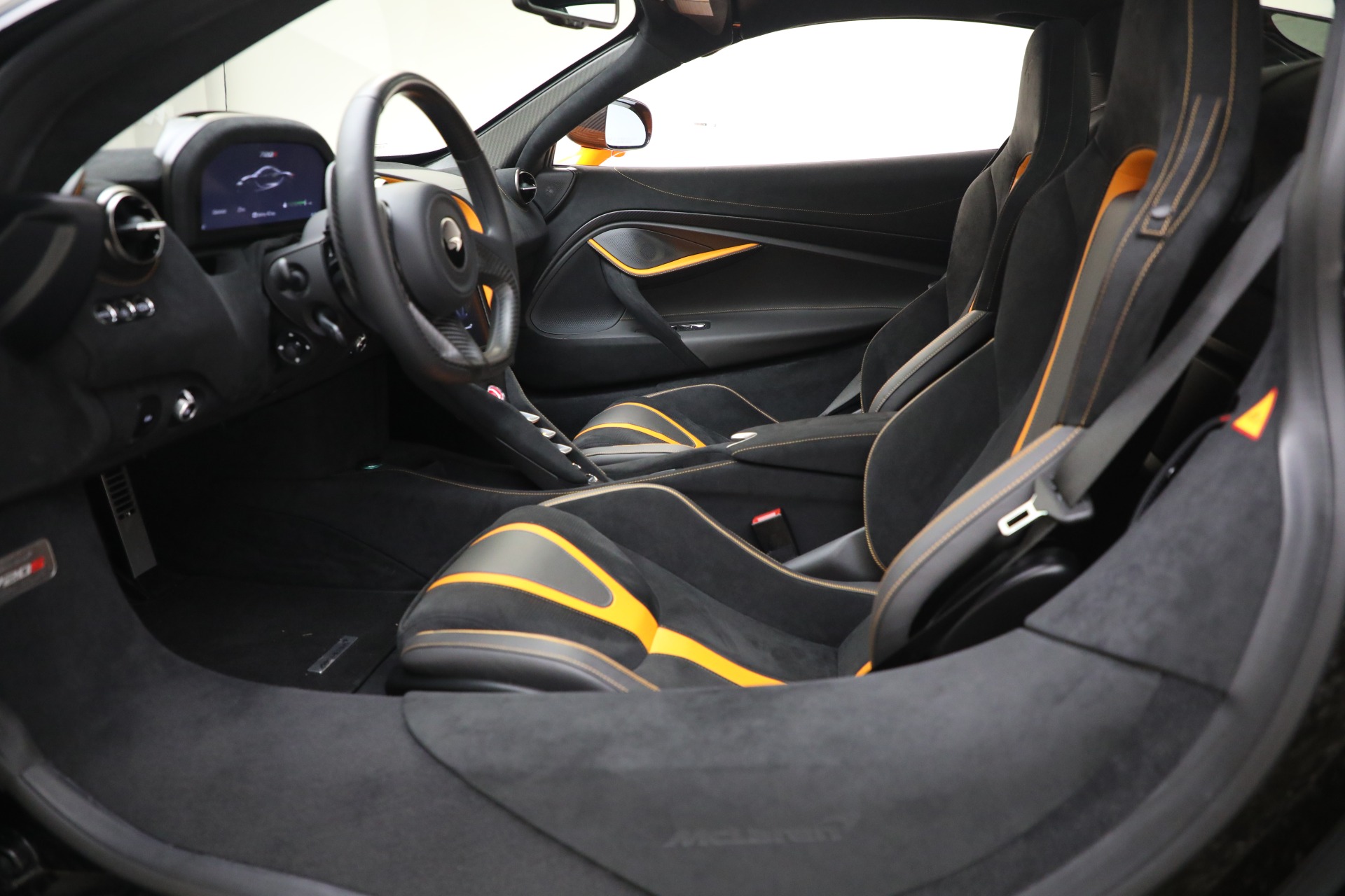 New-2022-McLaren-720S-Spider-Performance