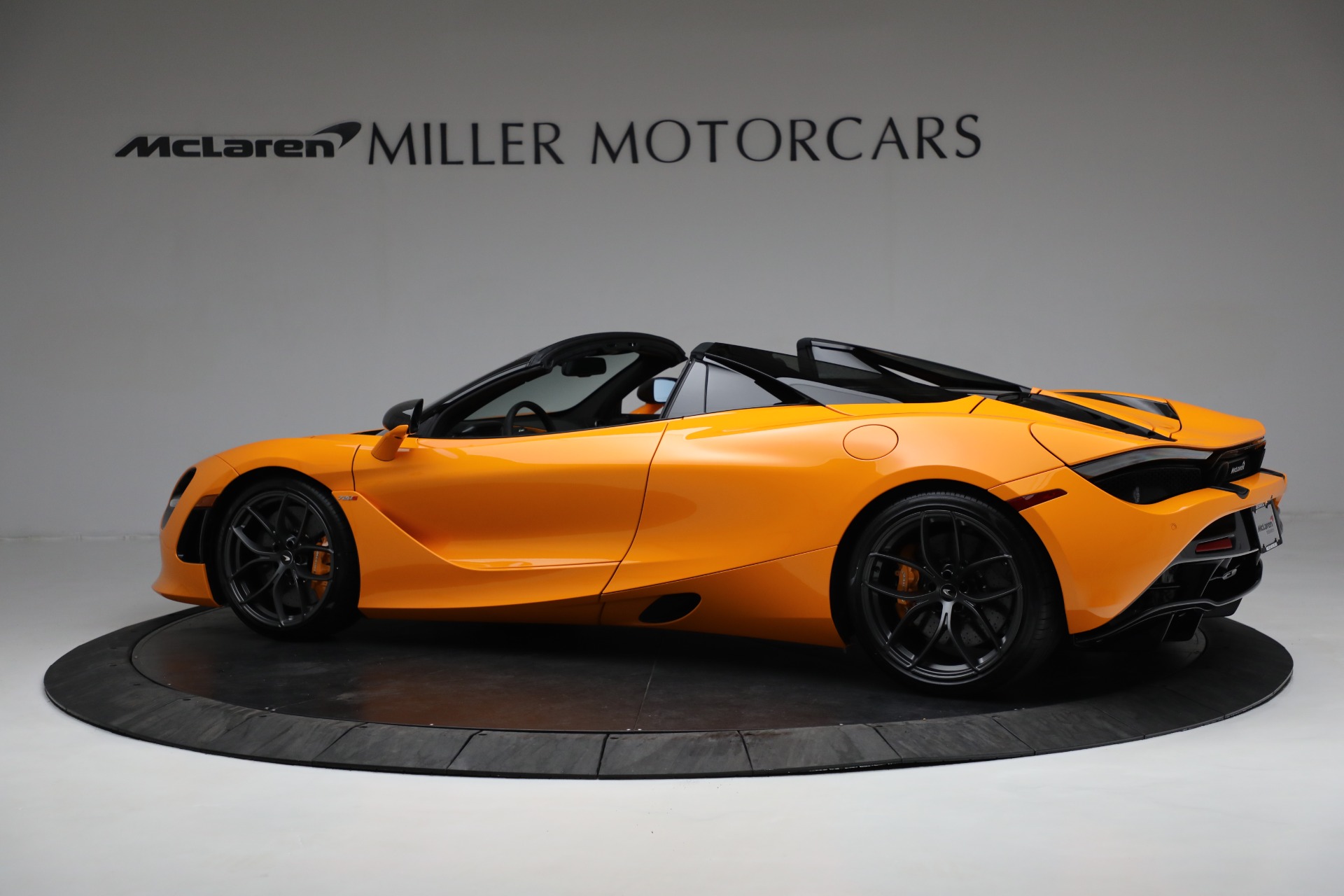New-2022-McLaren-720S-Spider-Performance
