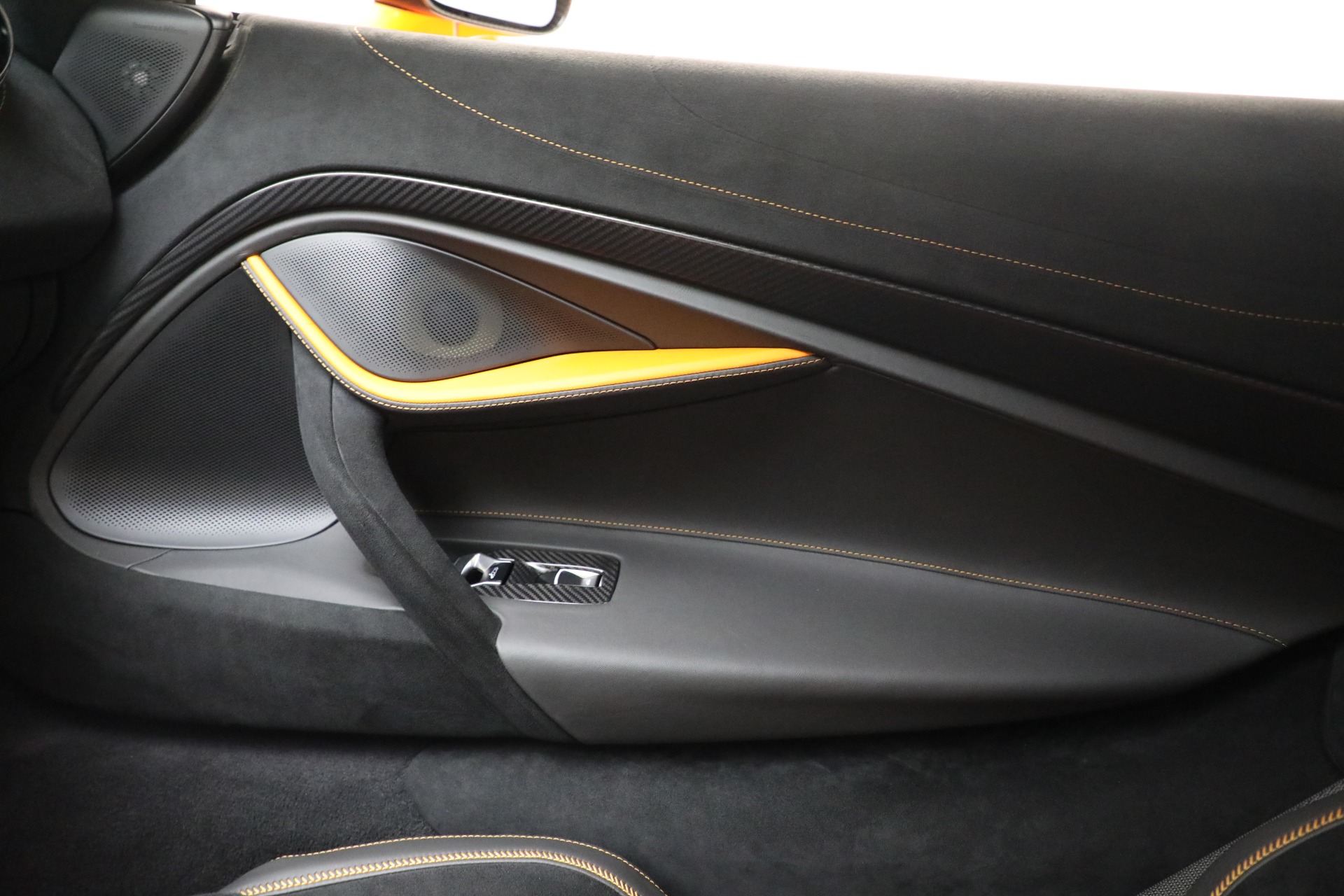 New-2022-McLaren-720S-Spider-Performance