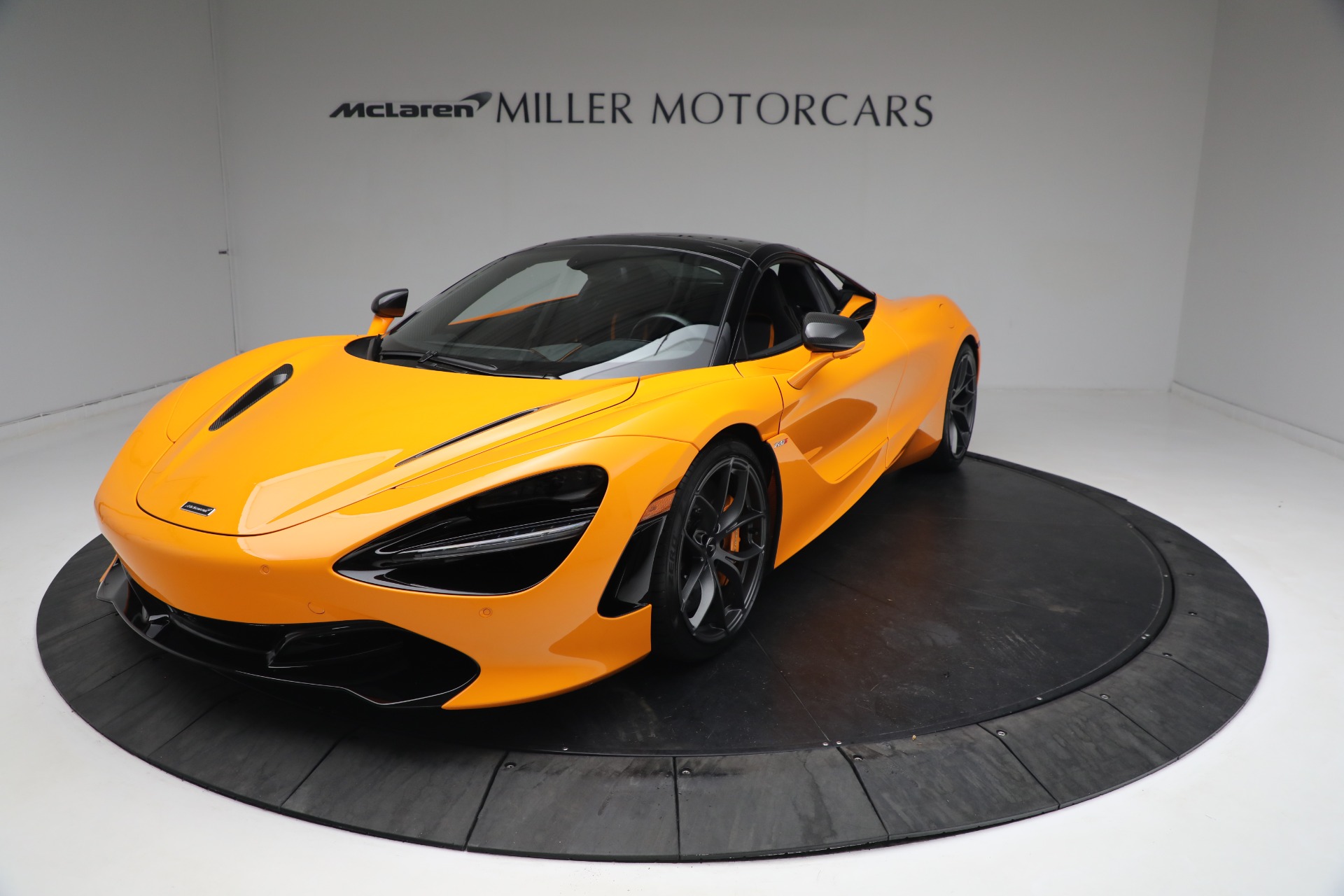 New-2022-McLaren-720S-Spider-Performance