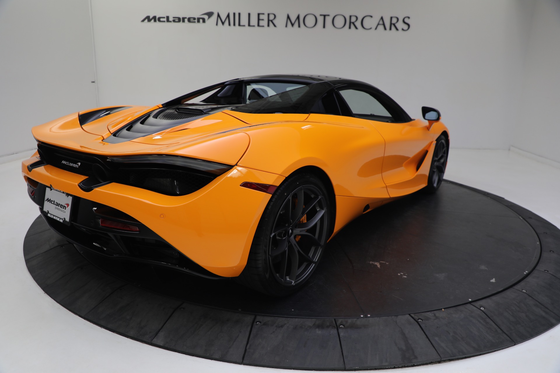 New-2022-McLaren-720S-Spider-Performance